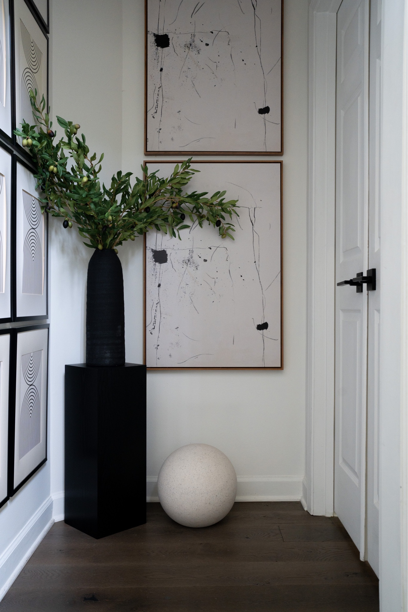 Woohoo!! This AMAZON art COMPLETELY transformed my sad and lonely hallway for about $100!!!


#LTKFindsUnder100 #LTKHome #LTKStyleTip