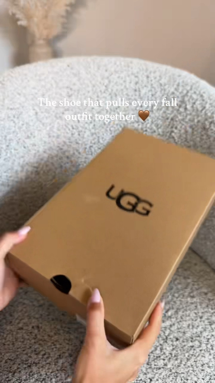 The perfect fall shoes ✨🍂

#LTKFindsUnder100 #LTKStyleTip #LTKShoeCrush