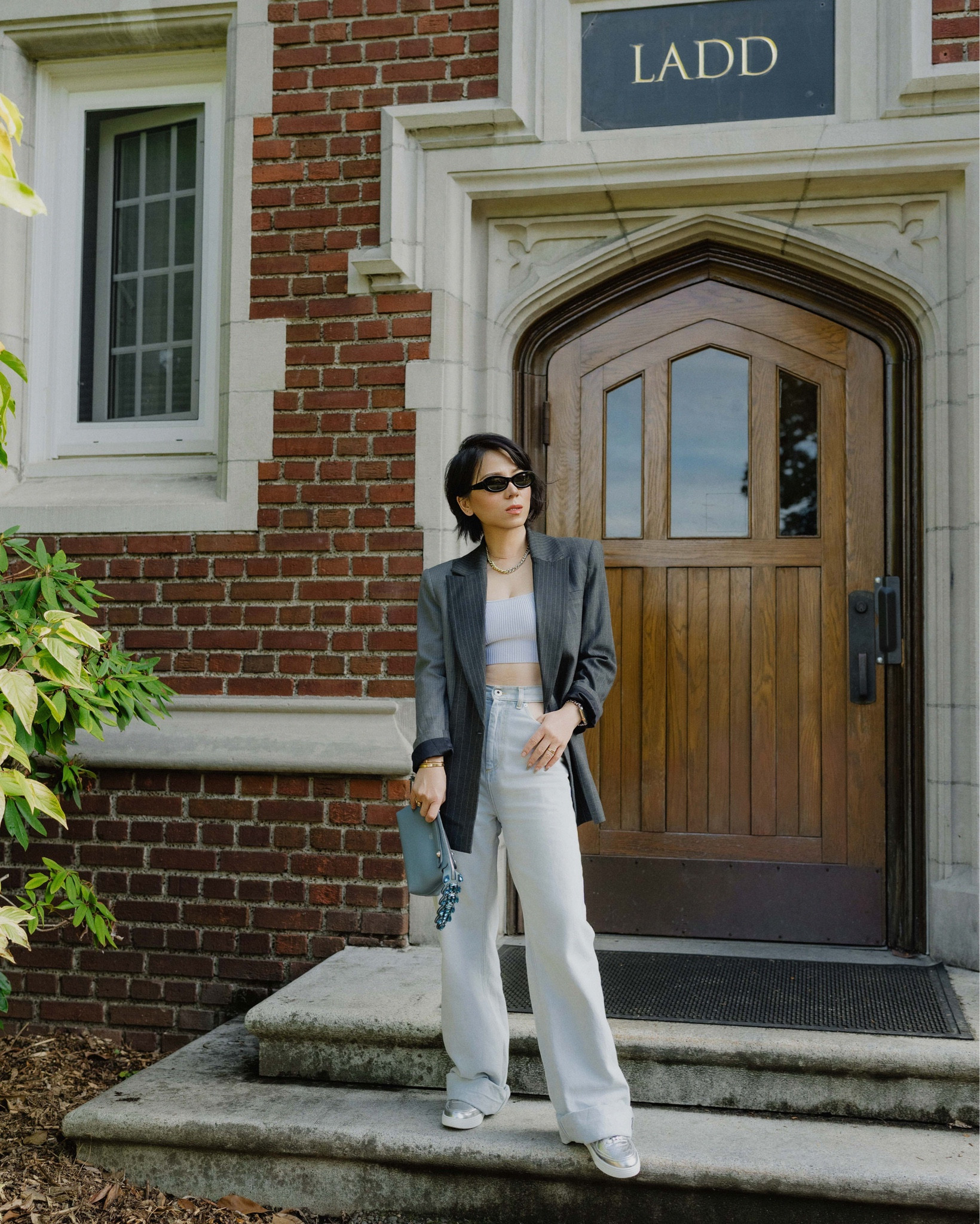 Who says I can’t rock an oversized blazer? 😜



#LTKStyleTip #LTKSeasonal #LTKSaleAlert