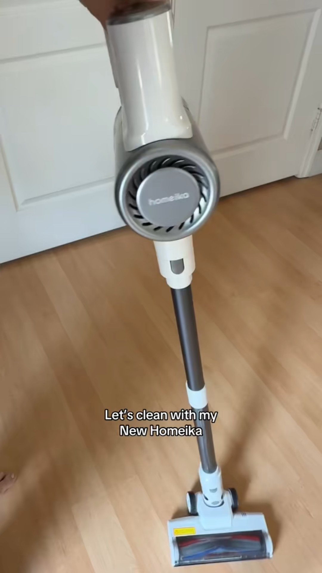 Want to make your cleaning a breeze?
The homeika is a wireless vacuum works wonders without the chords 🧡⭐️

@Homeika_Official @Homeika US
#homeikahappynewyear
#tiktokshopnewyear #fyp
#viralvideo #cleaningtiktok