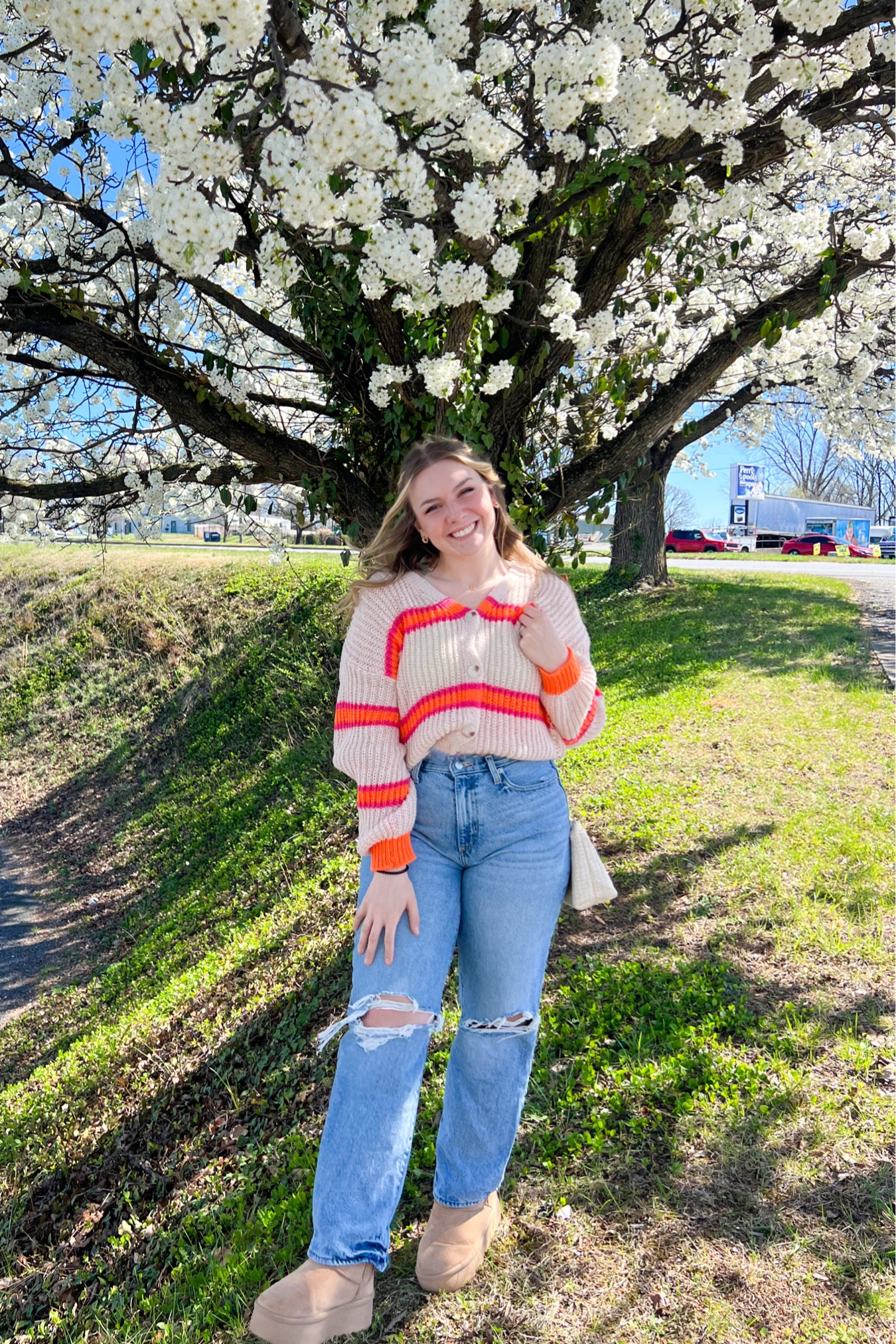 why do these trees look so pretty but smell sooo bad🥲 buttt here’s a spring transitional outfit perfect for this unpredictable weather 🤩🩷

#LTKSeasonal #LTKstyletip #LTKmidsize
