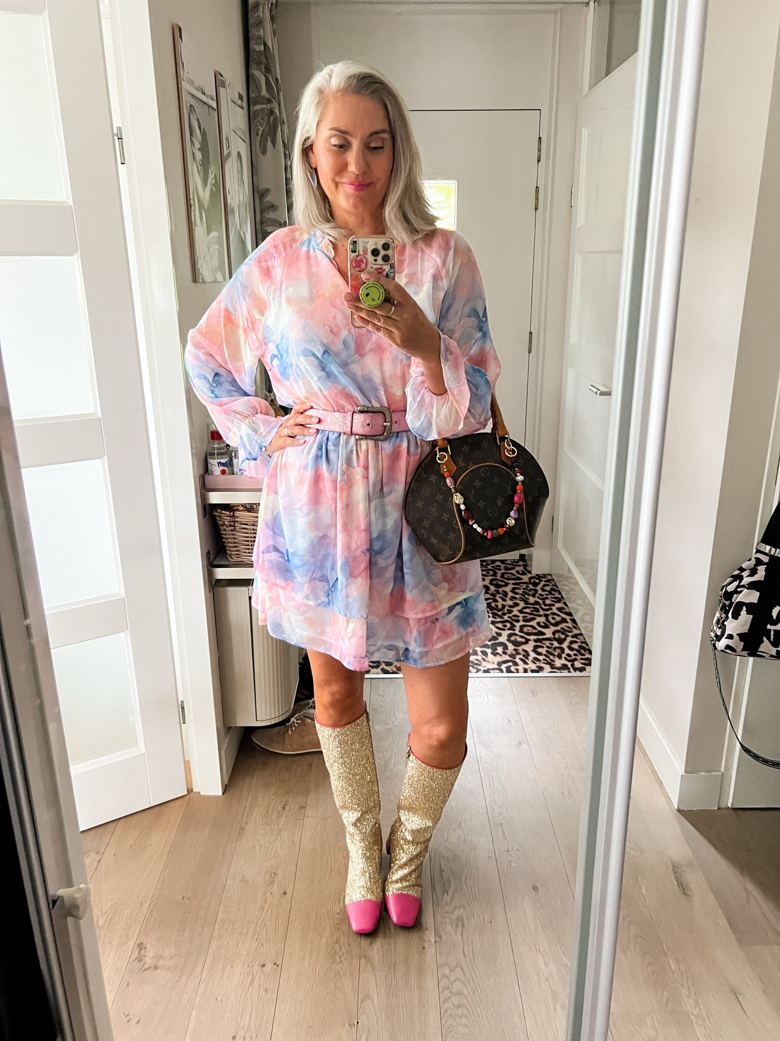 OOTN - Zateedagavond. Pastelkleurig jurkje van Ellos (https://ellosnlcreator.pxf.io/X4XQYa) code MARLOUS30 geeft je 30% korting op het duurste item. Glitterlaarzen zijn van Ramijntje x DW//RS. Vintage Louis Vuitton Elipse tas.

#LTKnederlands #LTKeurope #LTKdresses