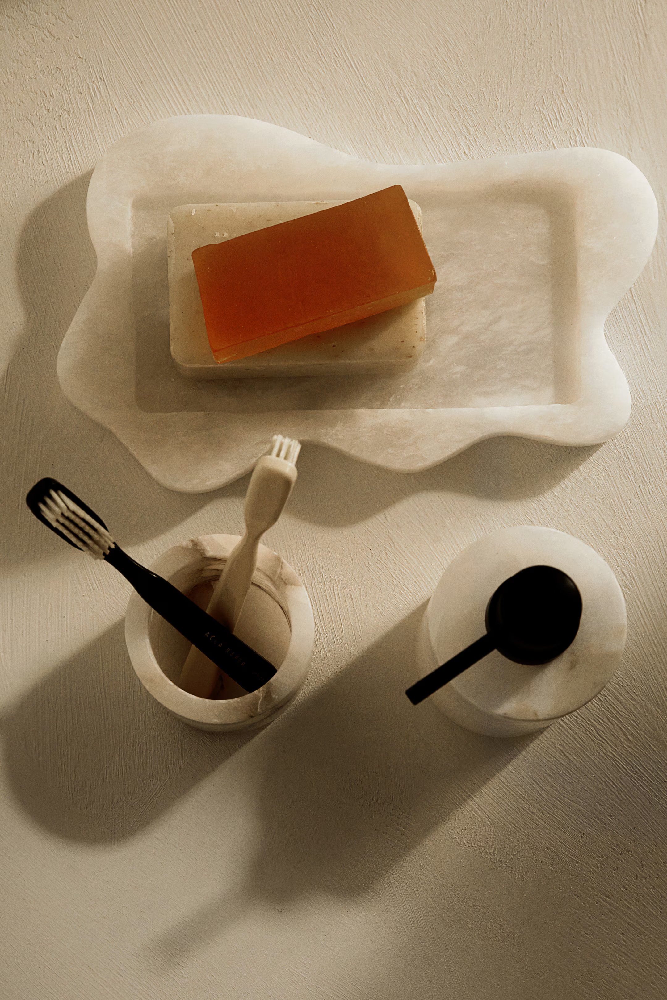 Alabaster tray | H&M (UK, MY, IN, SG, PH, TW, HK)