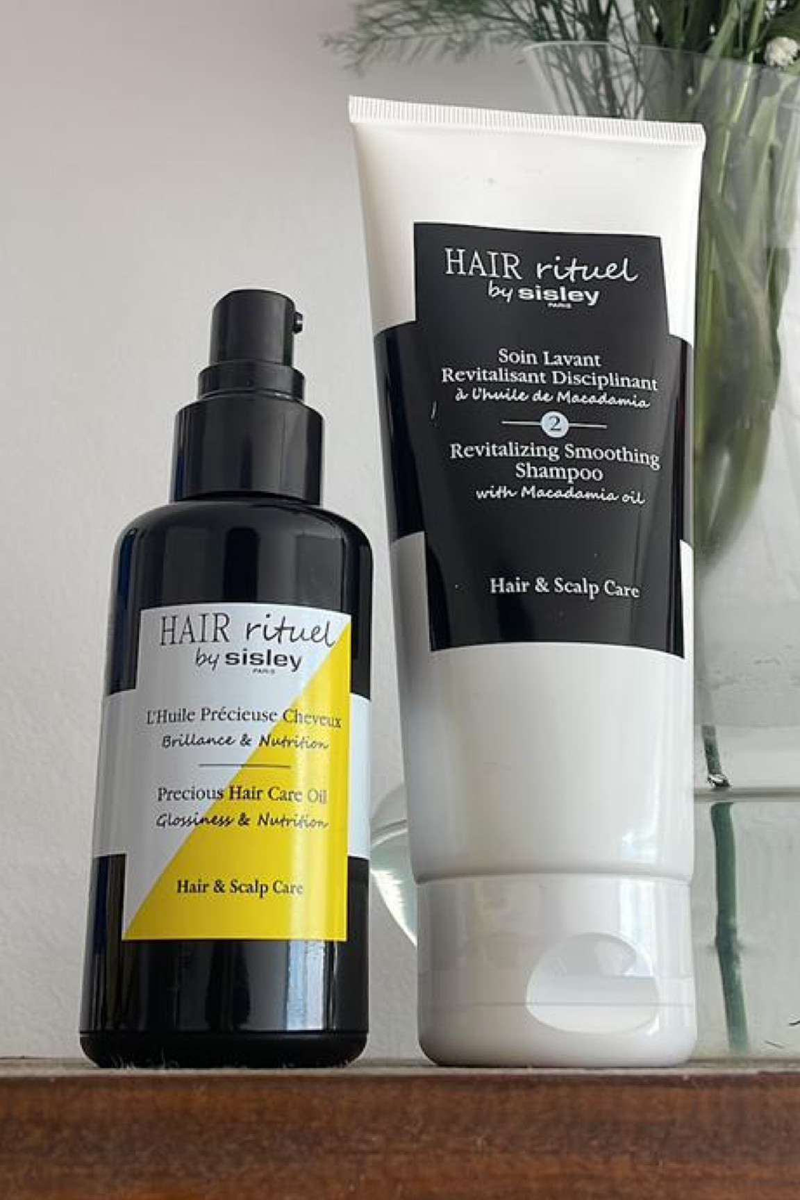 as novas paixões do meu cabelo: hair rituel de #sisley, eu estou obcecado neste shampoo que derrete meu cabelo, diminui frizz, aumenta a nutrição do fio a ponto dele não ficar esvoaçando, sabe? 
a durabilidade é longa pois ele é bem fluido e dura muito tempo! 

já o óleo precioso é como se você finalizasse o cabelo com o toque que sempre faltou! eu tô apaixonado e obcecado por ele, controle de frizz, brilho saudável, cachos controlados e hm perfume bom, é uma paixão!  #LTKConBR2023

#LTKSeasonal #LTKbeauty #LTKmens