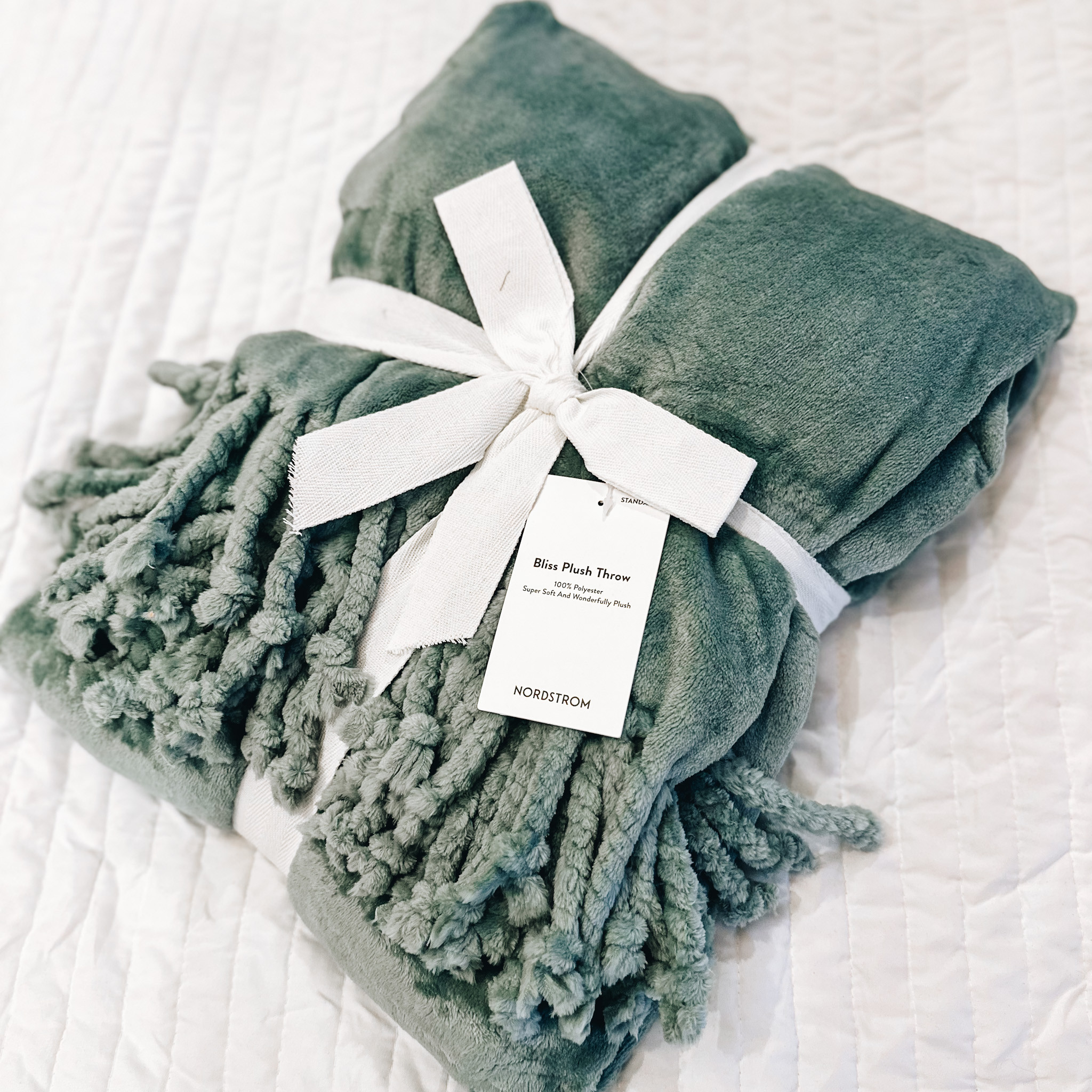 Under $30 throw blanket that is perfect for those Holiday gifts! Free Shipping! 

 