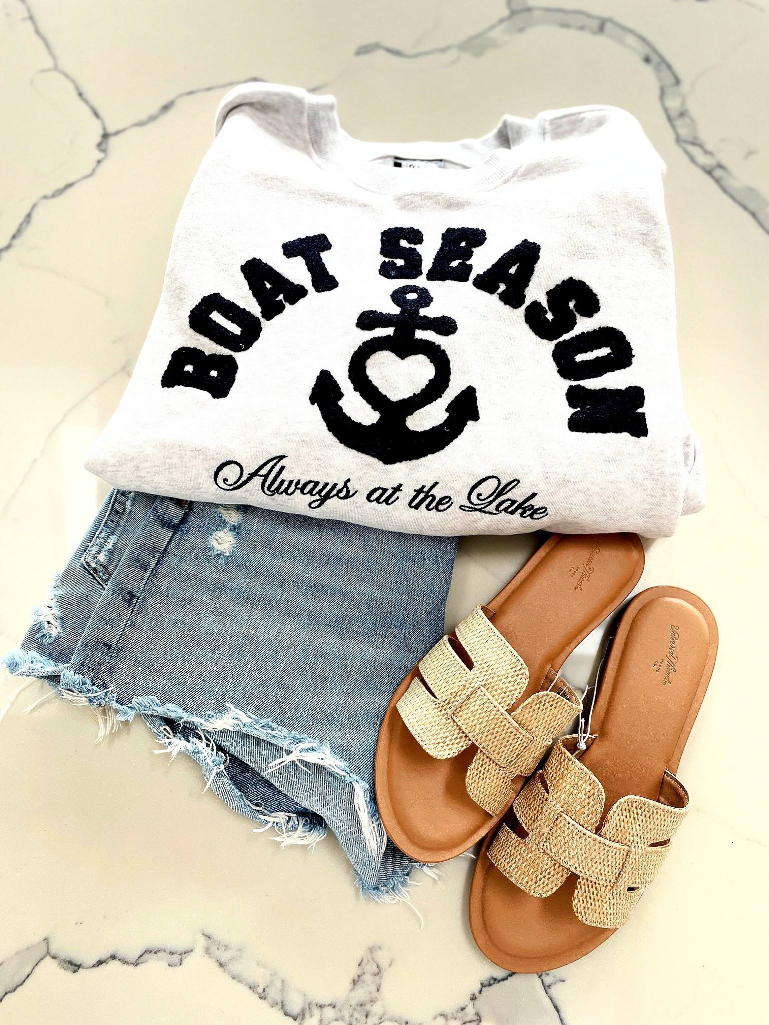 Can’t wait for the forcast to have this outfit on repeat!

Boat season ⚓️

Top: small size up if you desire boom boom coverage 
Shorts: 2
Shoes: turn to size 8 and the memory form is heavenly 