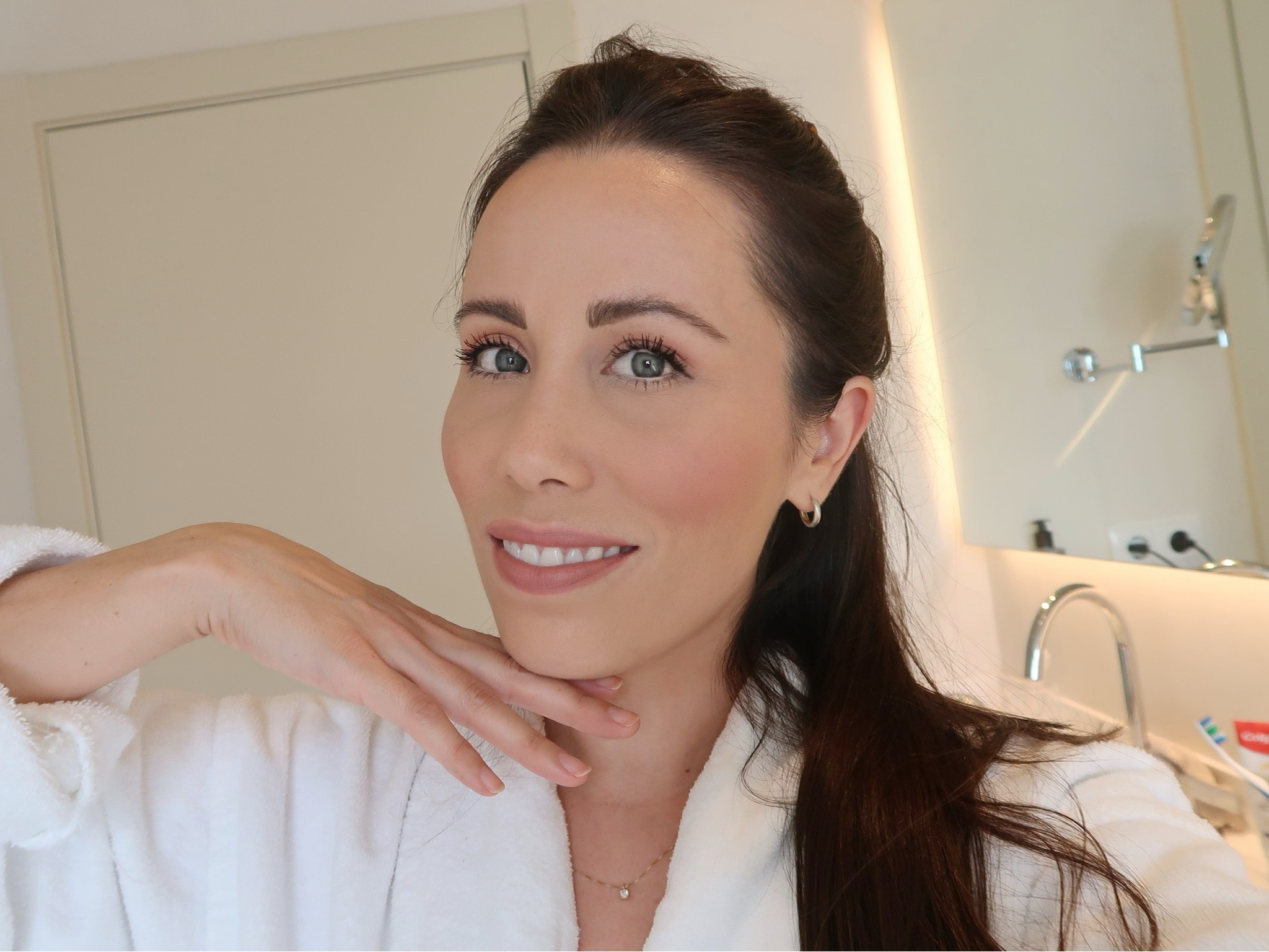 What I’m using for makeup as of late 🤍 The Dior Glow line has changed the game for me, wow✨
•
#beautyroutine #newinmakeup #makeuproutine #wintermakeup 

#LTKbeauty #LTKeurope