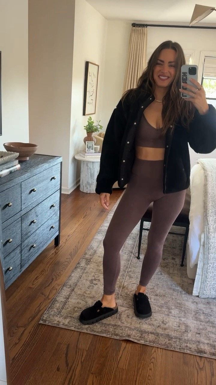ACTIVE HAUL 🍂🤎 you can save 70-80% off your first order. I’m making the transition from summer to fall a little easier with @Fabletics.

(Wearing a size small in everything & a 4 in the trouser)

#LTKActive #LTKSeasonal