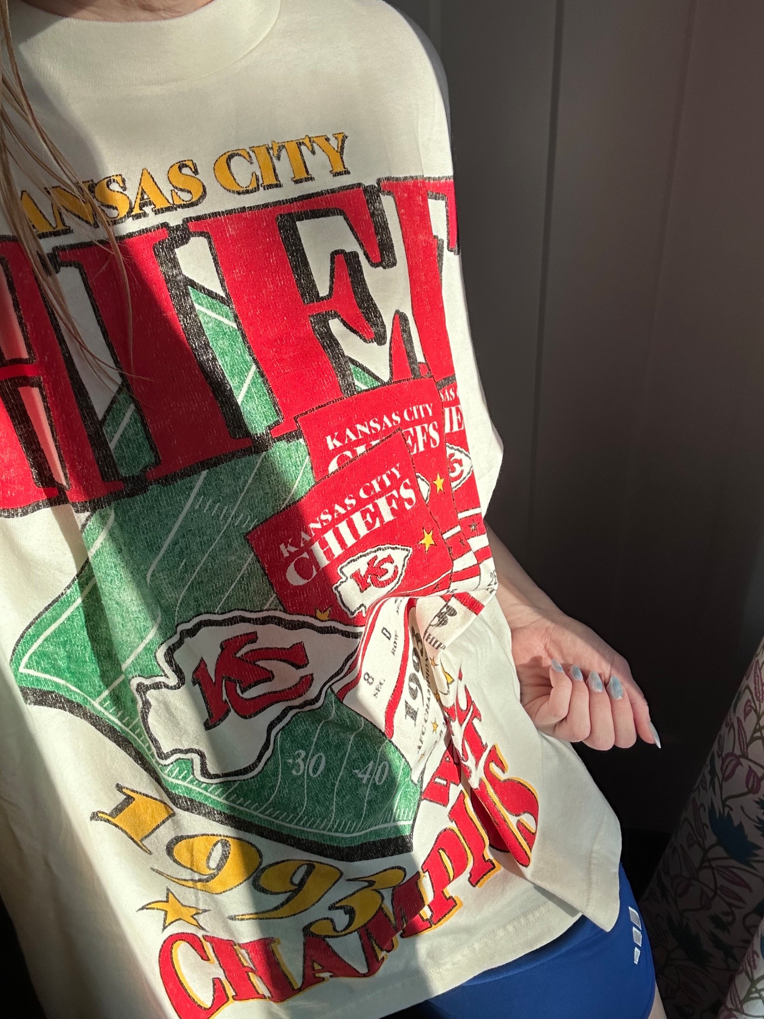 The best vintage gameday chiefs graphic shirts and sweatshirts are from Abercrombie hands down😍 and the quality is soooooo good. I love their sweats bc you can get them in a long length
Chiefs gameday outfit, Kansas City, comfy

#LTKFindsUnder50 #LTKActive