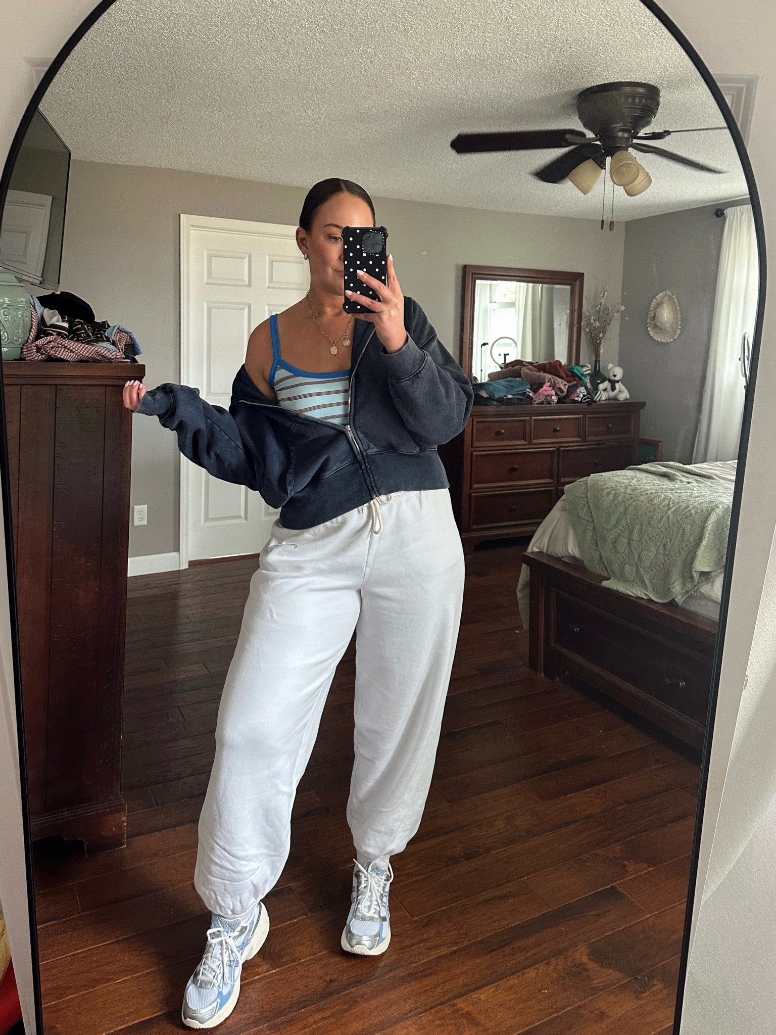 My “I didn’t try” outfit 😂 

Aerie tank - large
Aerie sweatpants - large long
Gap zip up - large

#LTKootd #LTKTall #LTKMidsize