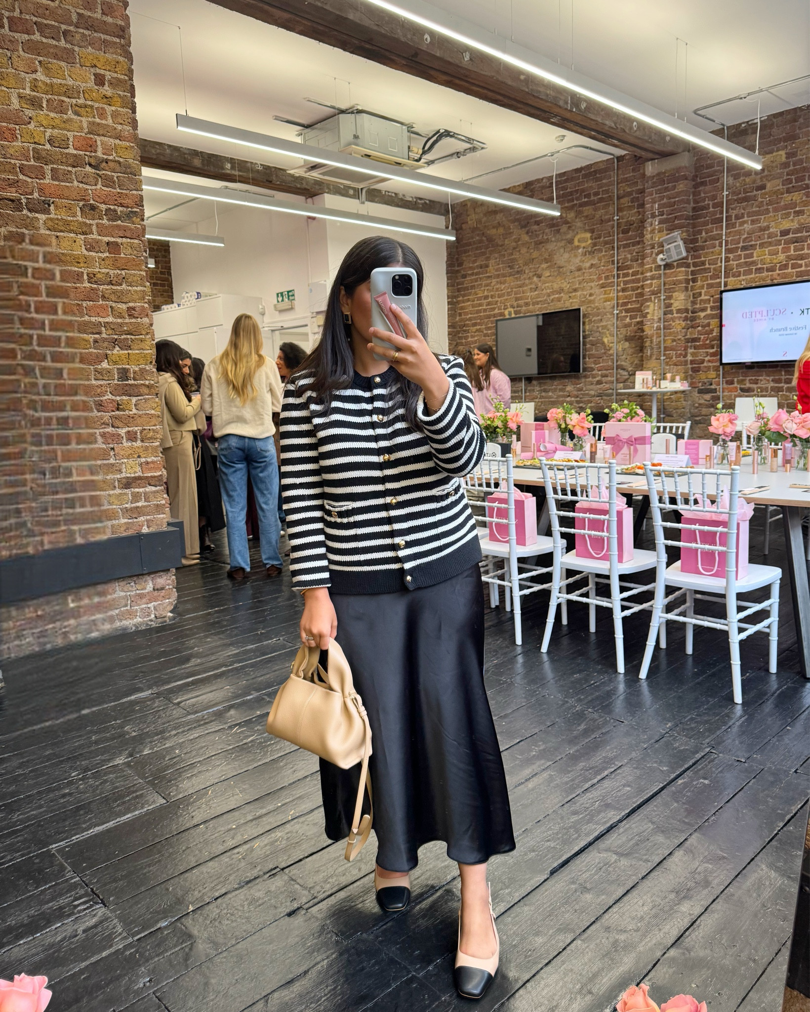 black satin skirt with a stripe cardigan

you can wear a black satin skirt with nearly any colour cardigan - this was a last minute outfit! 

my cardigan is old Zara so I've linked an exact alternative from Debenhams which is on sale

skirt is old and OOS but I have linked similar ones that should have the same fit and style 

bag is polene numero neuf - small size 

shoes are carvela 

#LTKxSculptedByAimee

#LTKmodest #LTKluxury #LTKautumn