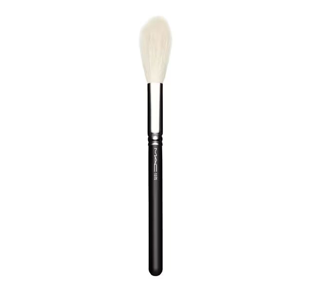 137 Synthetic Long Blending Brush | MAC Cosmetics - Official Site | MAC Cosmetics (US)