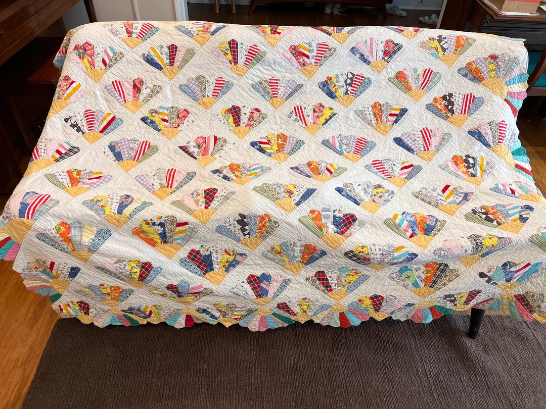 Depression Era Quilt in Fan Pattern-with Mild Damage - Etsy | Etsy (US)