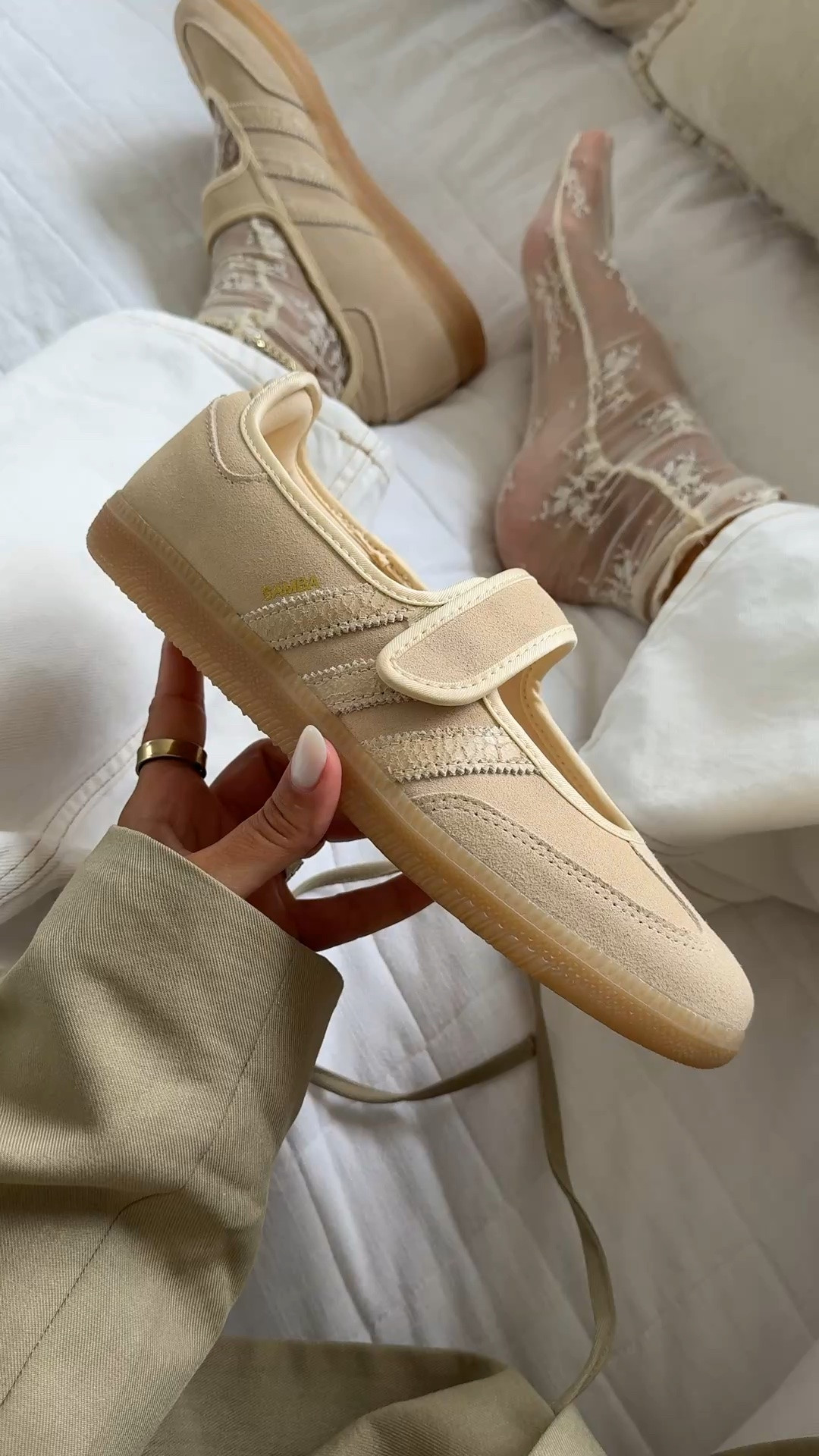 Adidas samba Jane’s

#LTKWorkwear #LTKMidsize #LTKSaleAlert