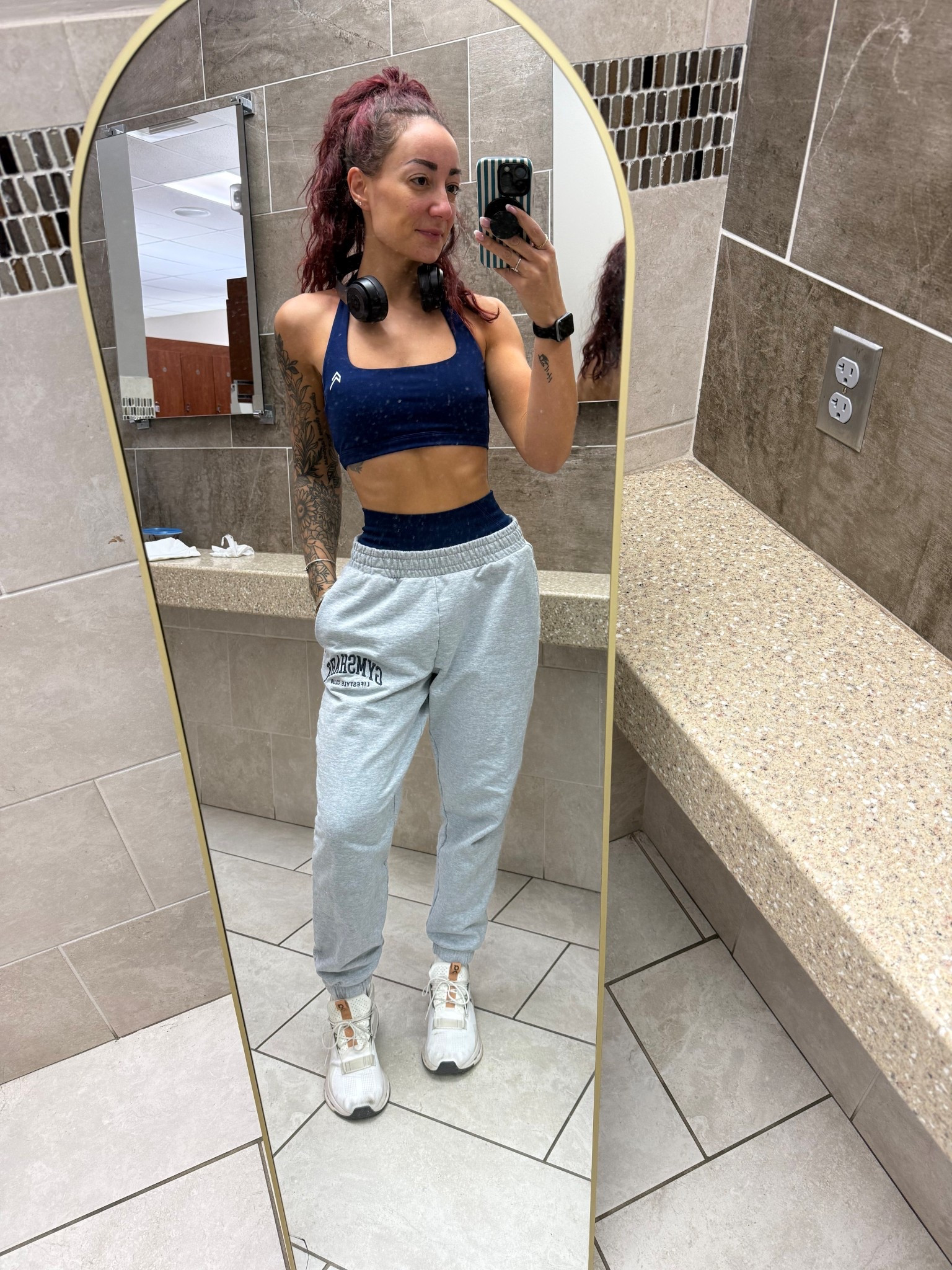 Upper gym fit

#LTKgrwm #LTKootd #LTKfitnessgoals