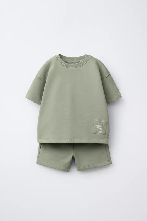 JOGGING T-SHIRT AND BERMUDA SET WITH LABEL | Zara US