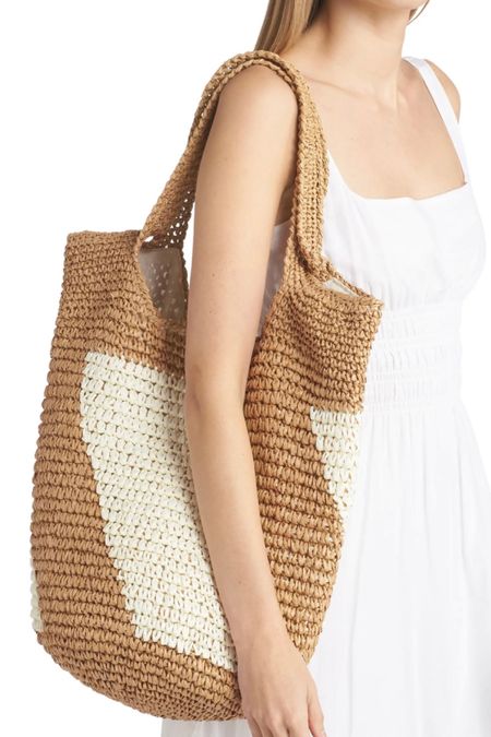 Every vacay need a a tote that will carry everything!! #summertote #strawtote #beachbag #beachtote #oversizedtote 
