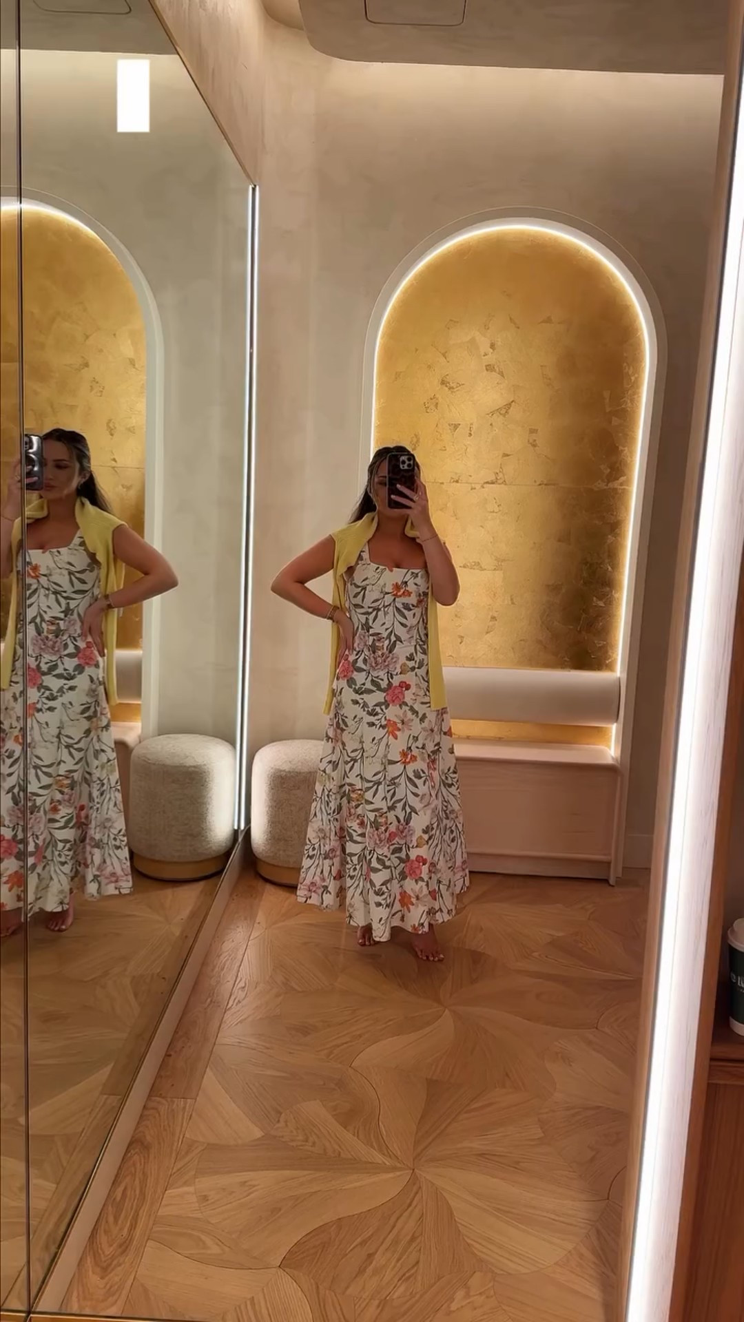 Tried on some new pieces for summer from @dynamiteclothing 🩷💐 the dressing rooms at @royalmount have the best lighting and mirrors! #ad