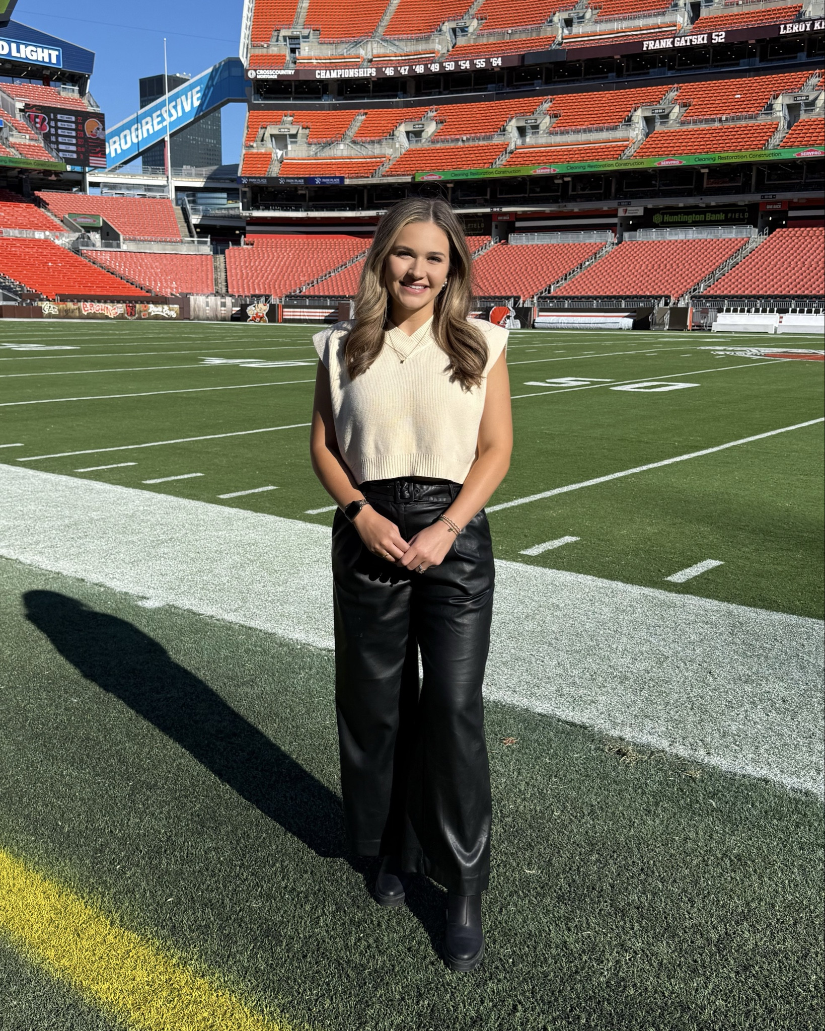 Week 1 sideline fit! Browns vs. Bengals 🏈🎤

#NFL #sportsreporter 

#LTKStyleTip #LTKSeasonal #LTKWorkwear