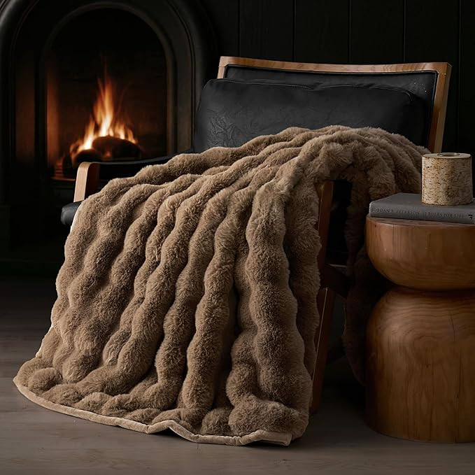 EVERGRACE Ultra Soft Luxury Fluffy Ridgeline Faux Rabbit Fur Throw Blanket, Thick Warm Fuzzy Blan... | Amazon (US)