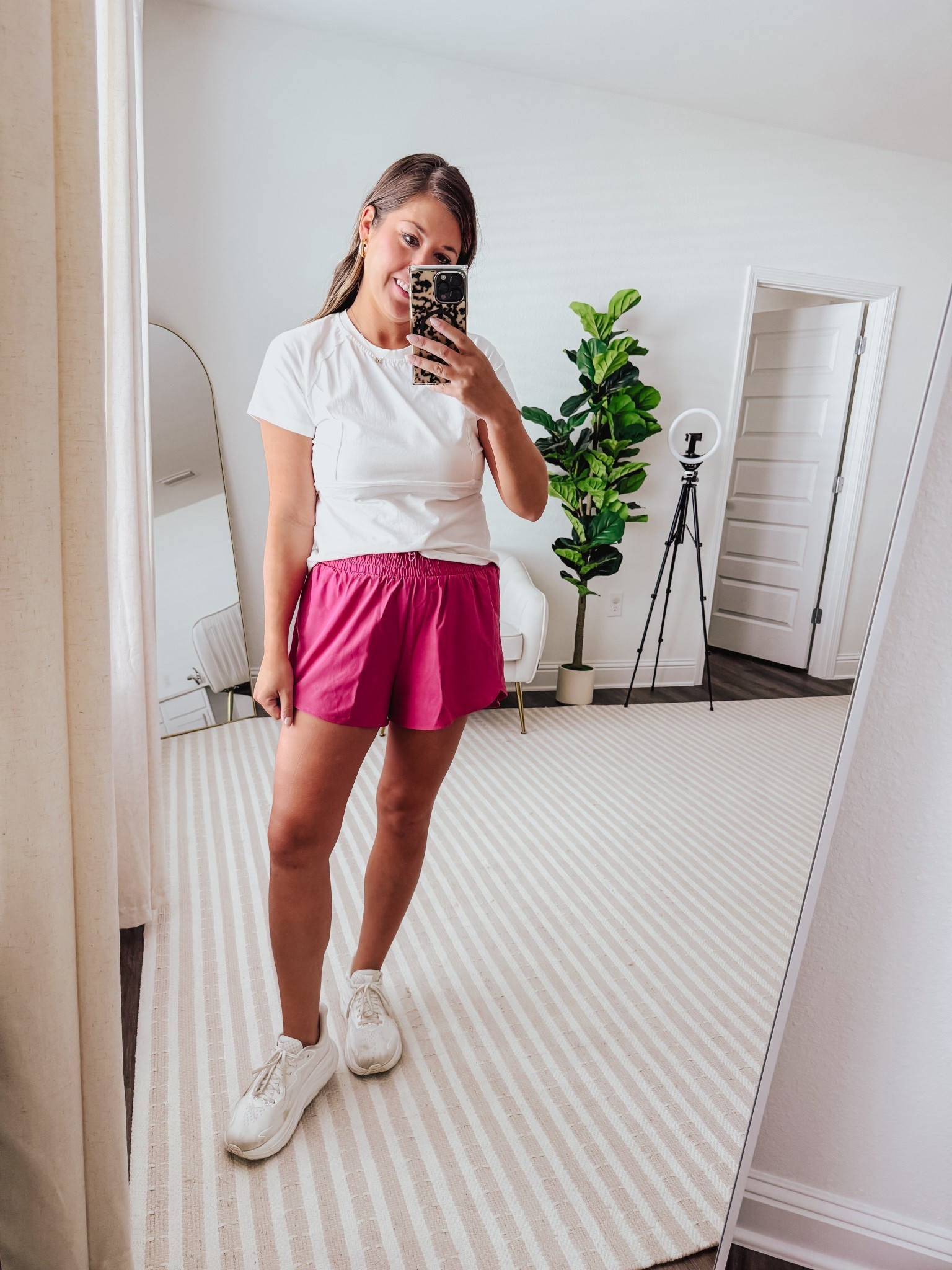 Active shorts 

Wearing mediums 