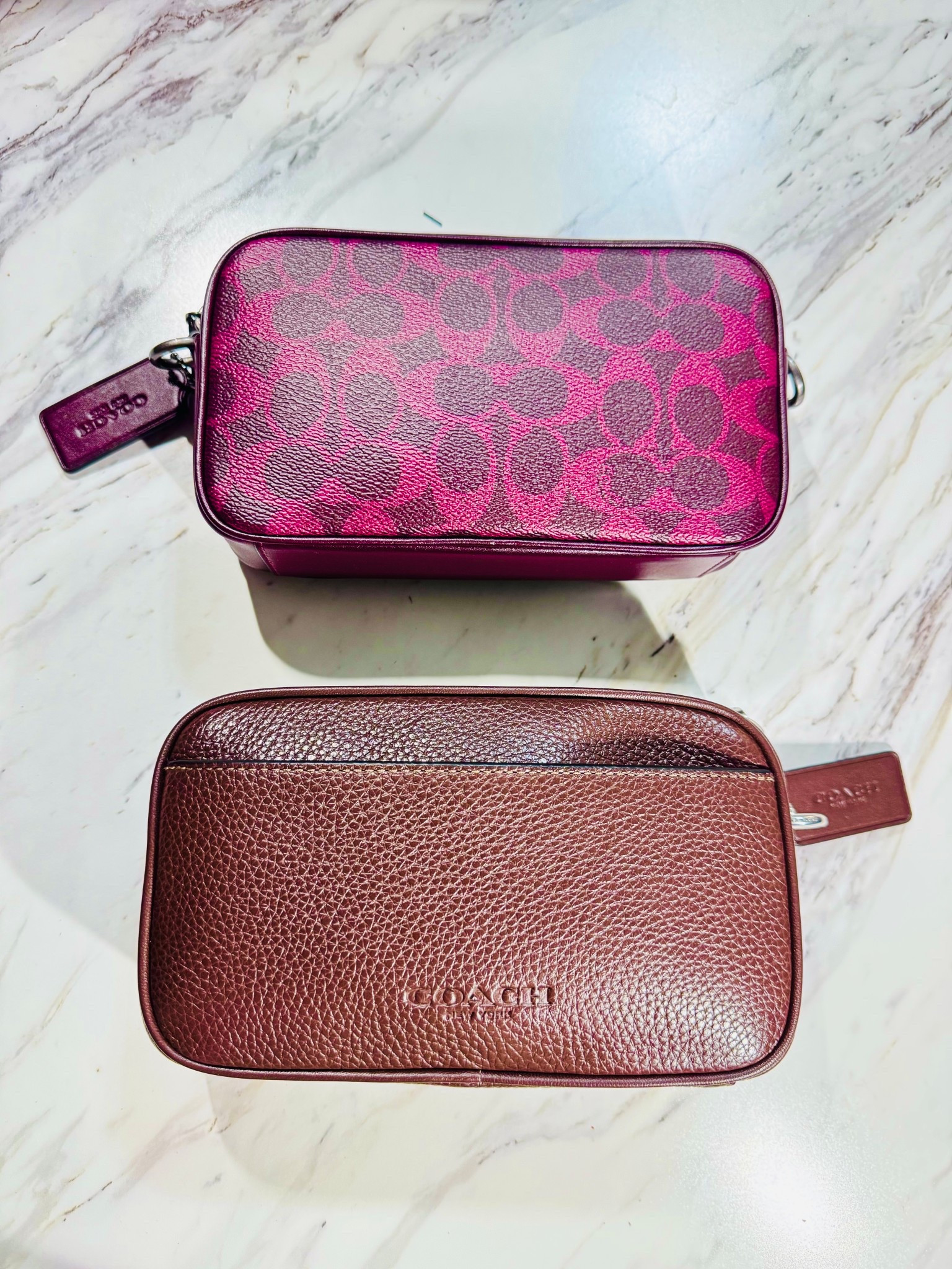 I literally turned this men’s crossbody bag into my handbag catch-all and it’s absolutely perfection it’s exactly what I needed to move from bag to bag easily and seamlessly! 😁

#LTKstyletip