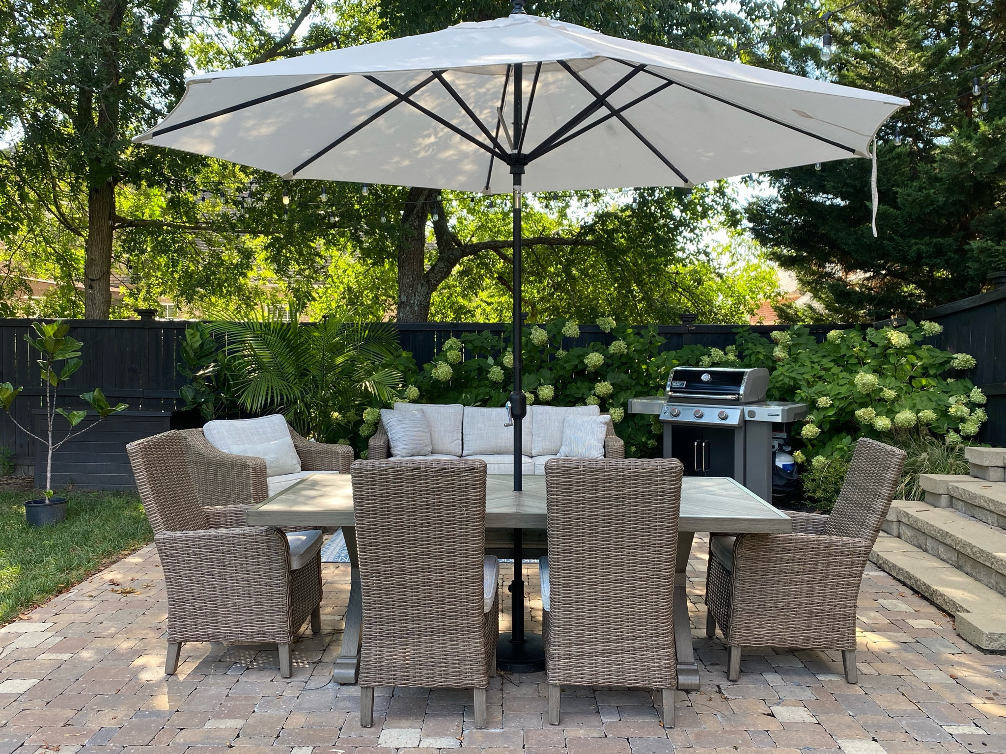 This umbrella and table and chairs combo is worth every penny. Great quality, table is very heavy. Really makes the patio. 
#outdoorpatio #outdoorfurniture

#LTKhome