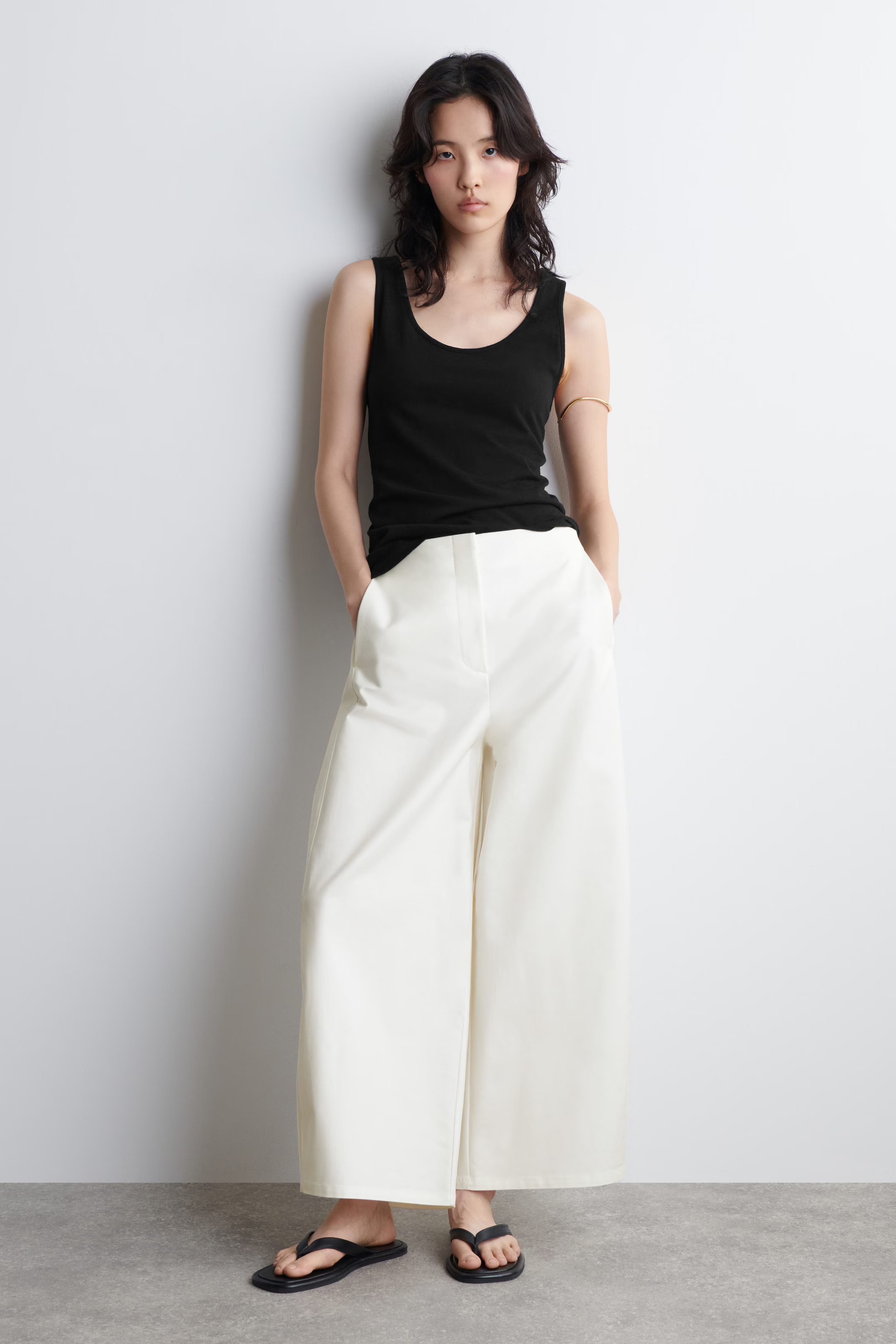 CROPPED BARREL-LEG COTTON PANTS - WHITE | COS | COS (EU)