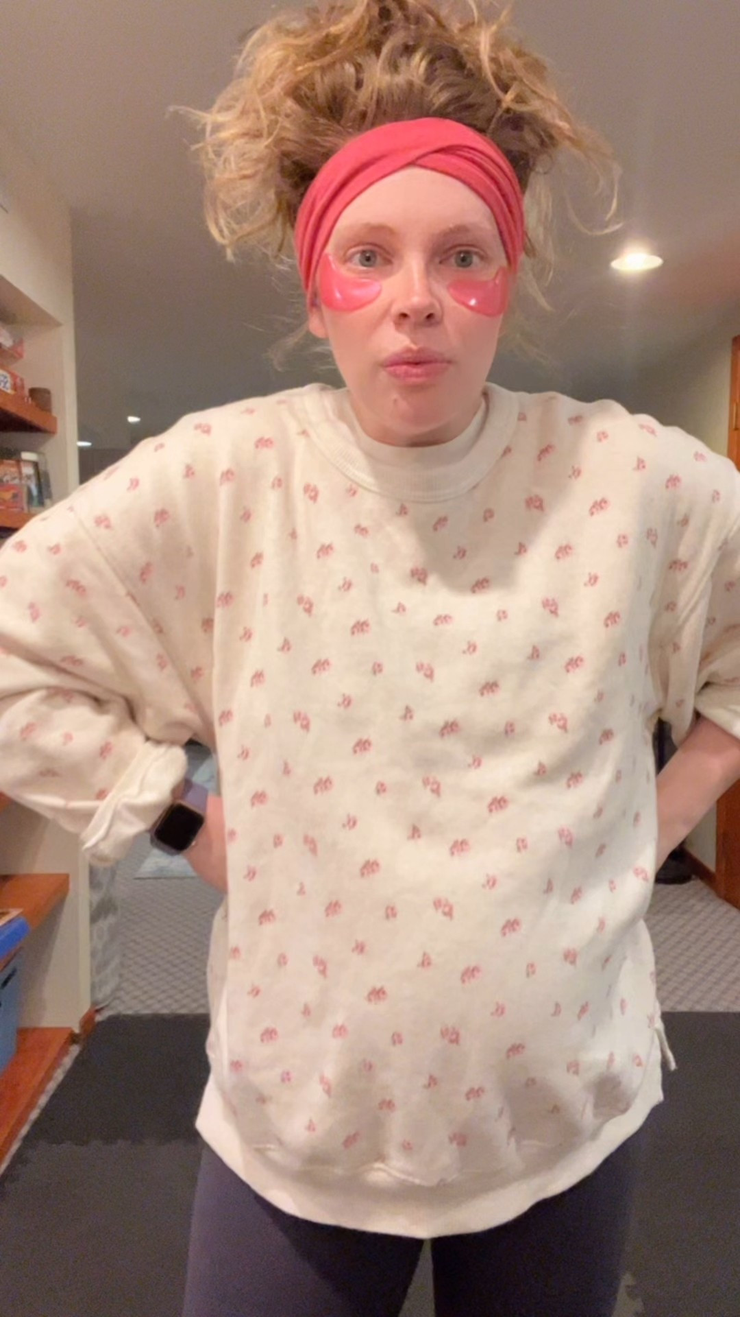 36 weeks preggo and this is what’s working for my workout fits 🥰❤️

These eye masks are a saving grace during pregnancy and postpartum! Large in tops and medium in sweatshirt and leggings! 