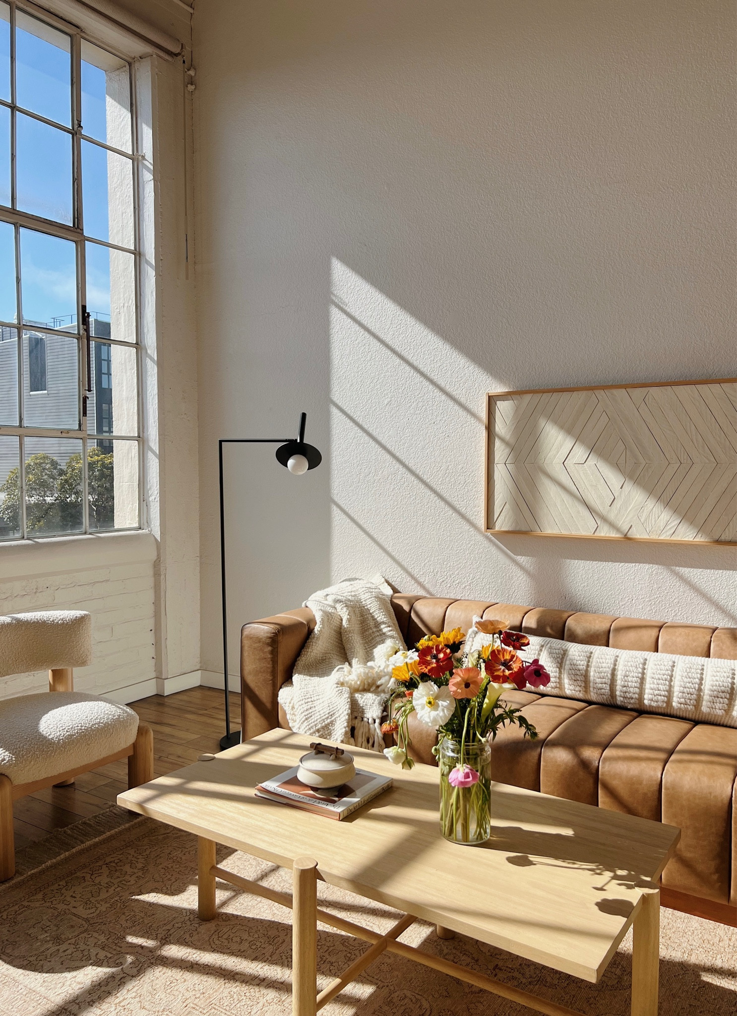 Spring has sprung in the art studio 🌱🌸🥲🫶🏼🌞✨