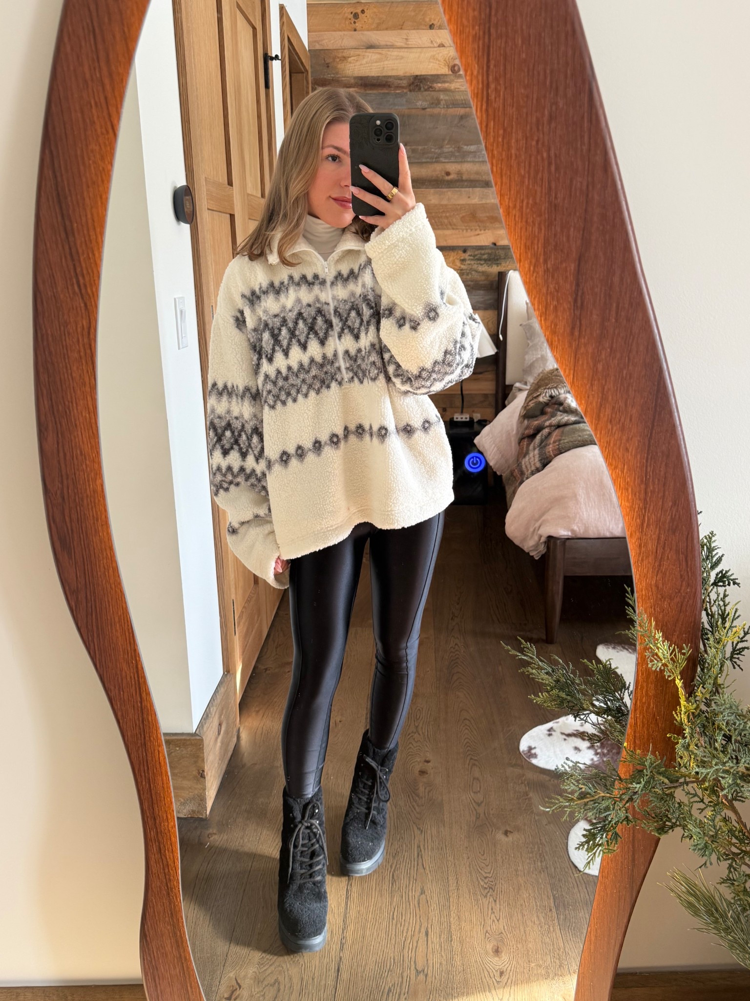 Too cold to ski so après it is 🥂

#LTKSeasonal #LTKTravel #LTKootd