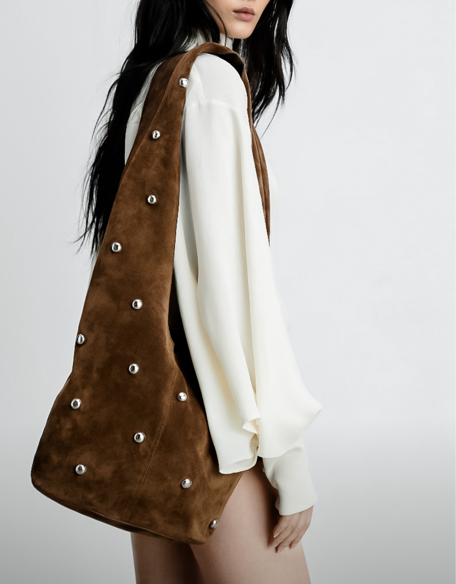 𝐹𝒶𝓁𝓁 𝐹𝒾𝓃𝒹𝓈 🍁
Suede Studded Bag trending now




handbag, trending now, on trend, fall style 2024, shoulder bag, purse, fall outfit fall outfits, viral , casual fall style 





#LTKItBag #LTKOver40 #LTKSeasonal