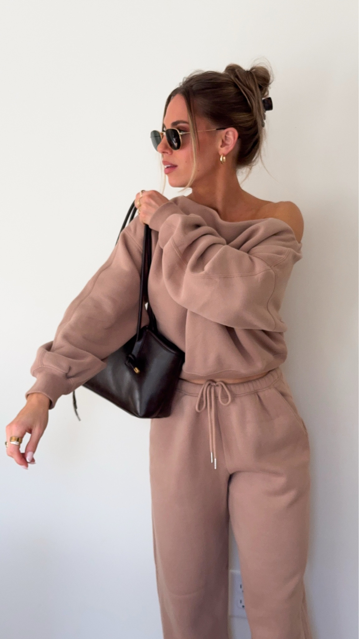 Cool (comfy) Mom Fit 💓

Abercrombie
Lounge Sets
Comfy Set
Matching sweat set 

 

#LTKStyleTip #LTKFindsUnder100 #LTKSeasonal