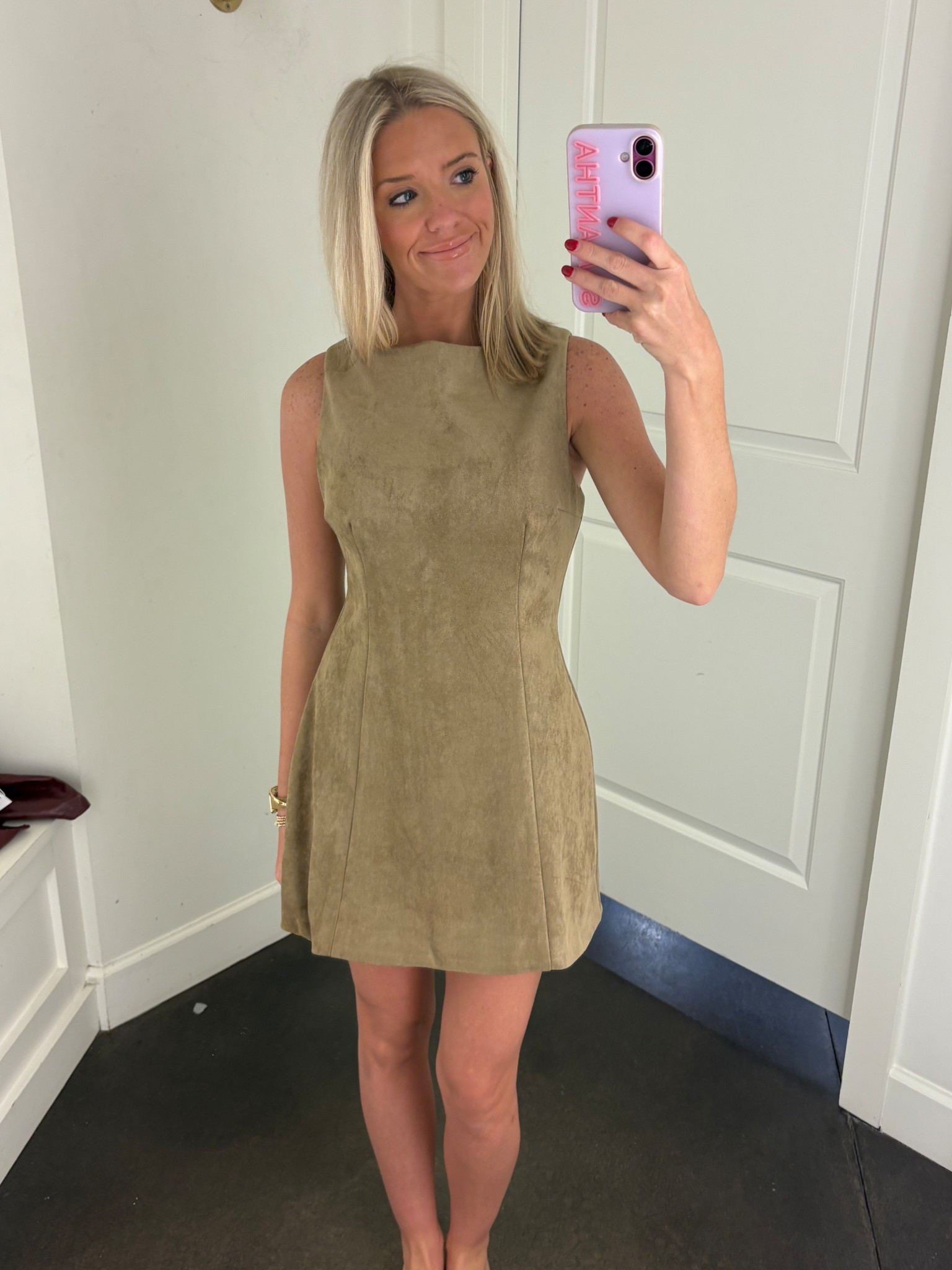 One of my fav work dresses! Love the suede for work in the fall and winter 

#LTKWorkwear #LTKFindsUnder100 #LTKootd