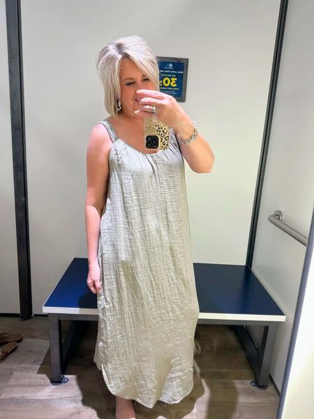 Sleeveless Maxi Dress is a size large! Love this dress for Summer and it comes in so many colors!

#LTKstyletip #LTKFind #LTKtravel