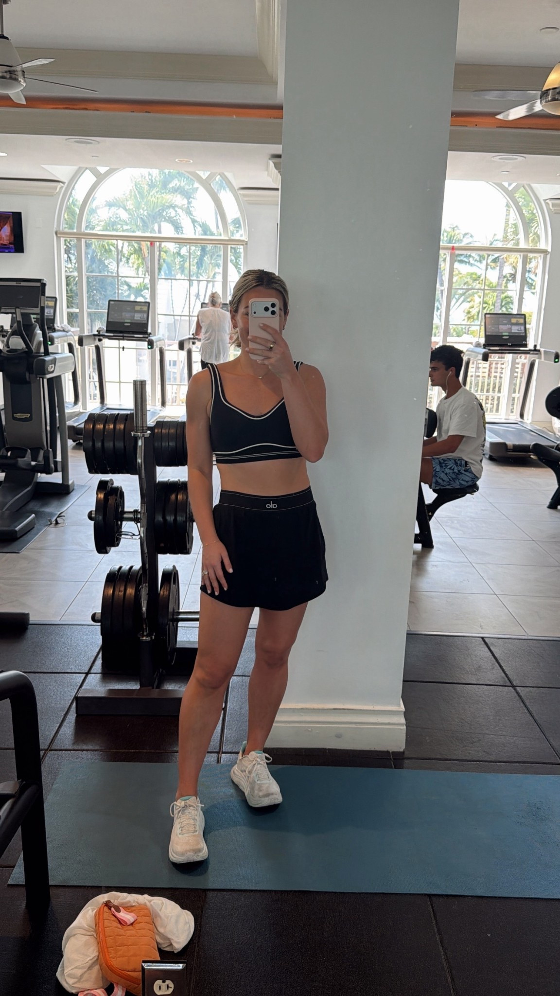 Workout outfit 

#LTKgrwm #LTKfitnessgoals #LTKootd