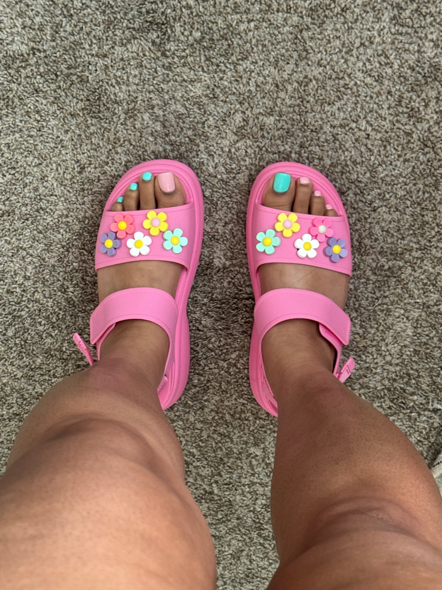 I’m wearing a size 9. I usually wear a 10 so size down.

#LTKootd #LTKTall #LTKMidsize