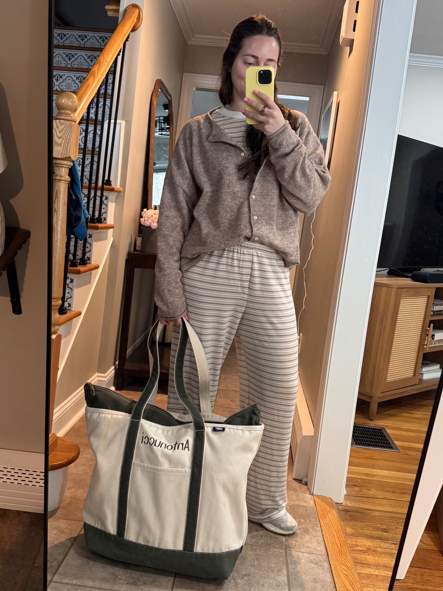 Travel outfit!!! Set & sweater are from @nuuds Wearing size small in the top, medium in bottoms & XS/S in sweater 

#LTKmomlife #LTKTravel