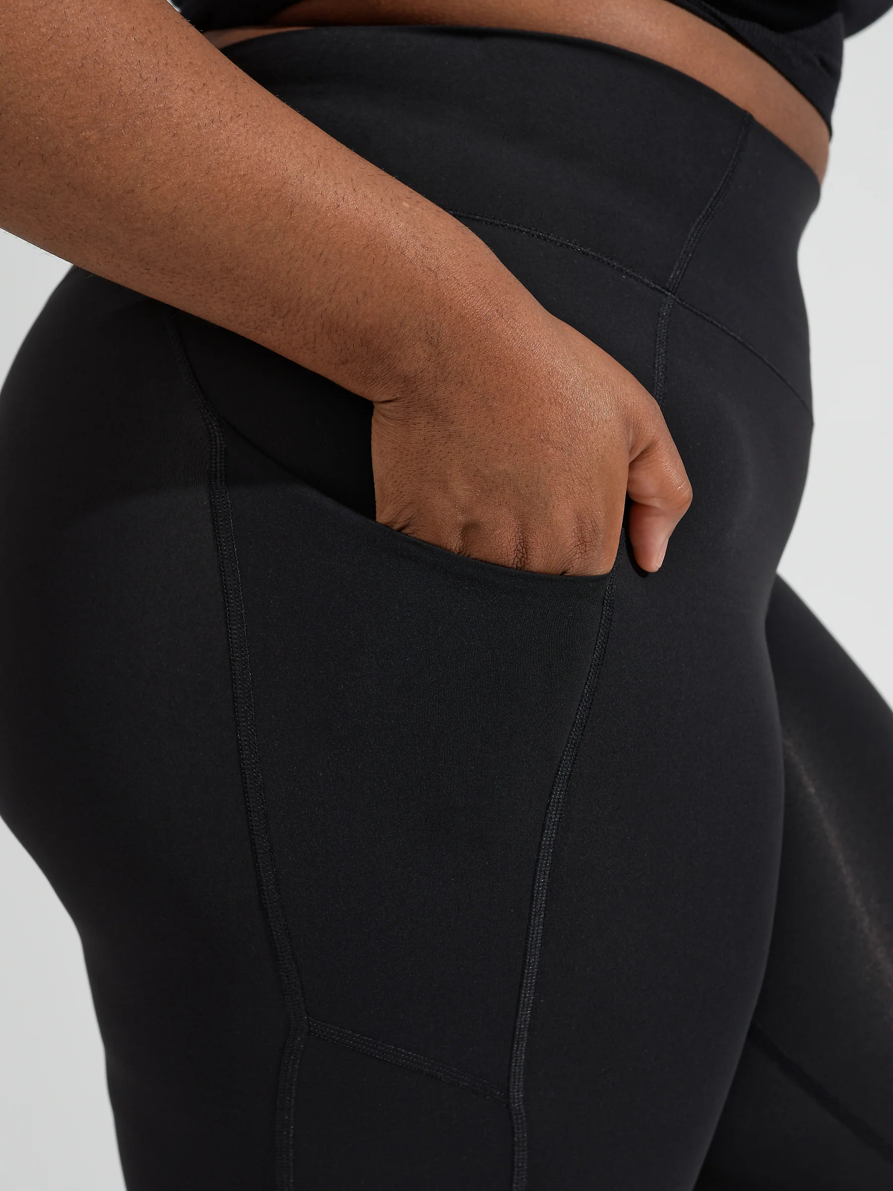 Contour Pocket Legging - Onyx Black