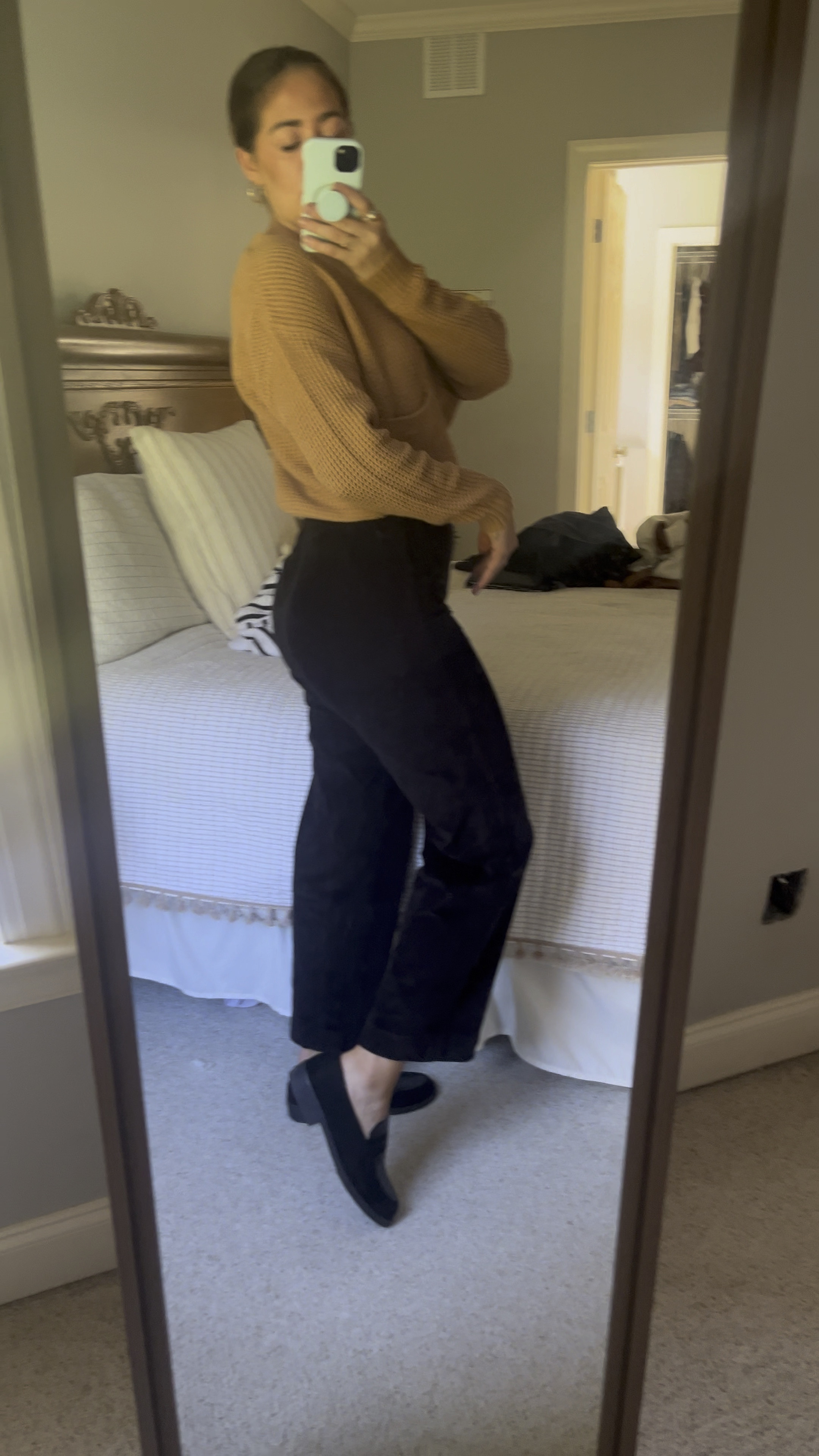 These are the best corduroy pants from Everlane! They are so comfortable and flattering. If you are in between sizes, size down— there is a little bit of stretch. 