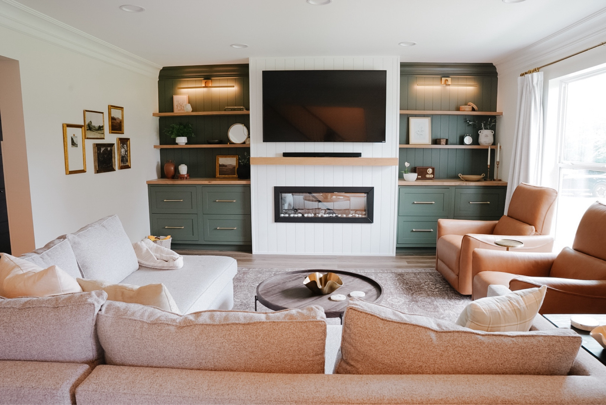 Modern farmhouse living room 
