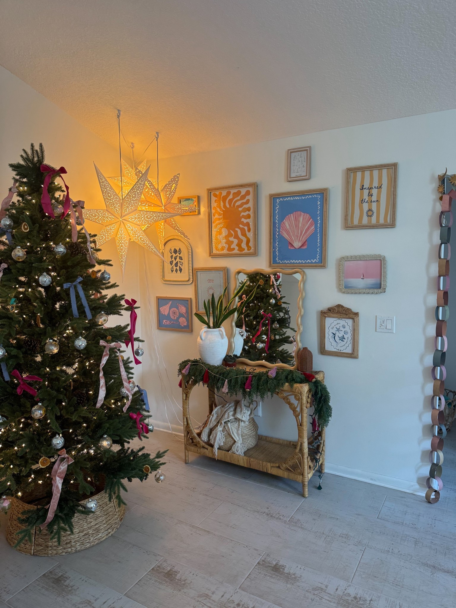 Coastal Christmas with beachy gallery wall 💫

#LTKHoliday #LTKSaleAlert #LTKSeasonal