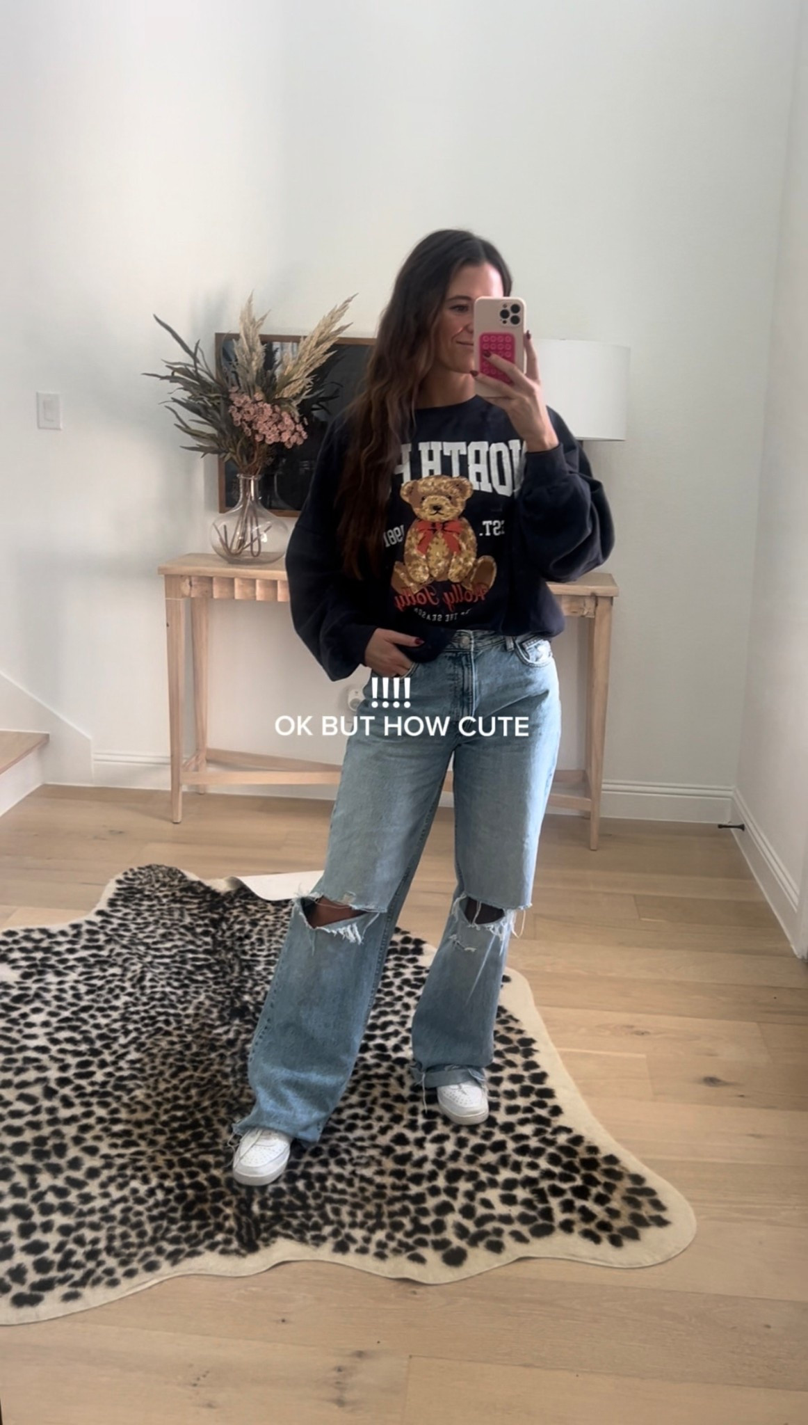 Teddy sweatshirt 
Crew neck sweatshirt 
Comfy mom fit
Mom outfit
Teddy bear sweatshirt
Fall fashion target 