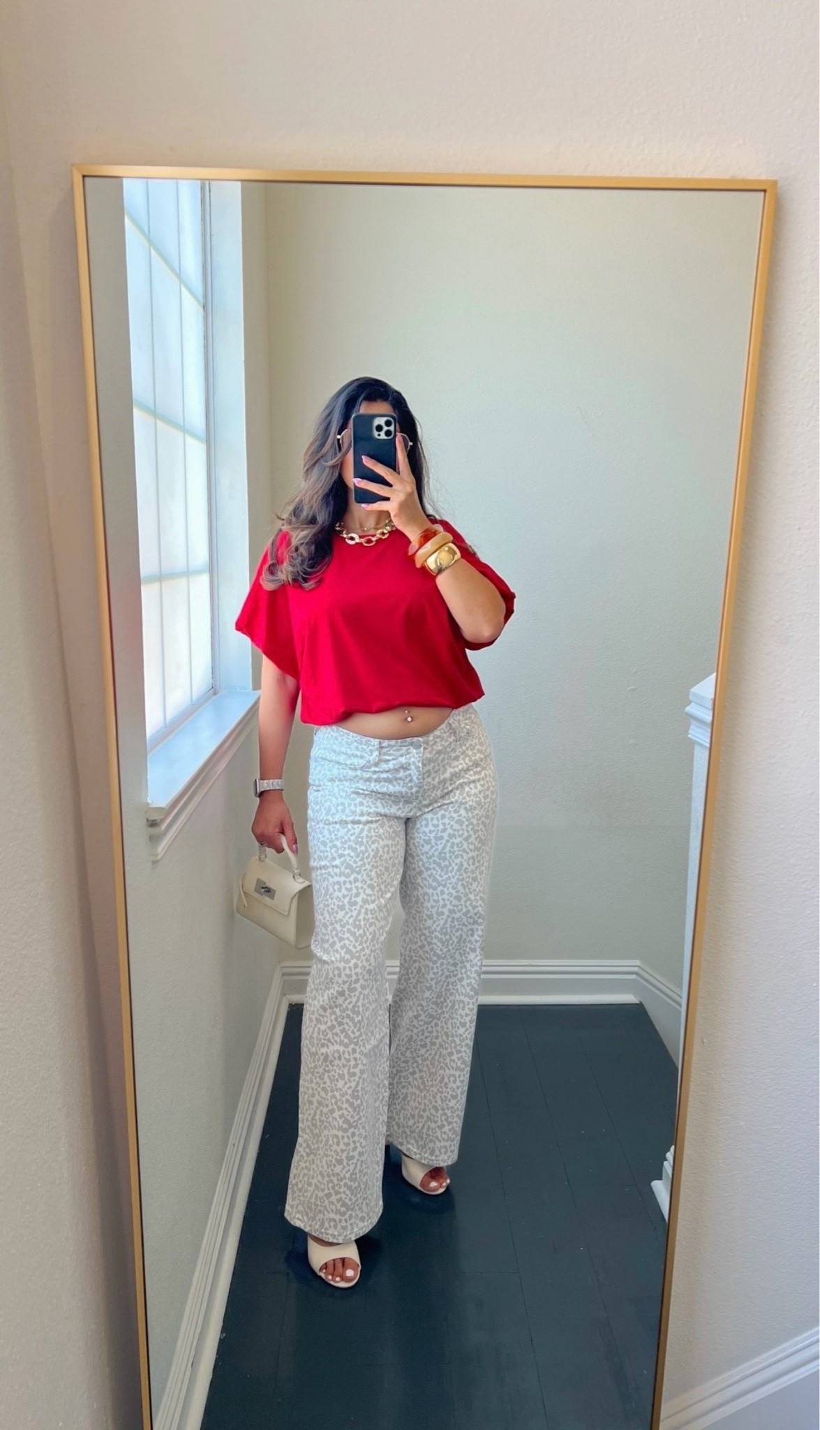 Jeans that have stretchy 👏 low waisted! Wearing 30 here but ended up getting 32 for extra comfort under the belly

#LTKootd #LTKBump #LTKMidsize