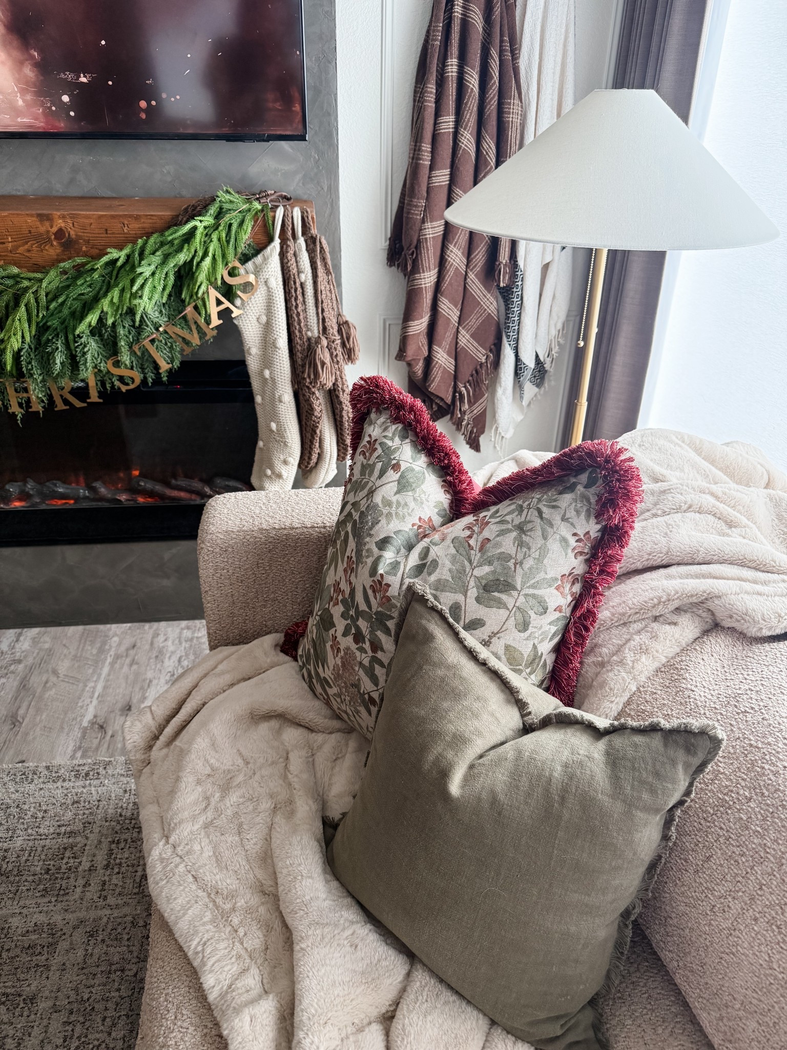 Love this spot to cozy up🥰

#LTKHoliday #LTKSeasonal #LTKHome