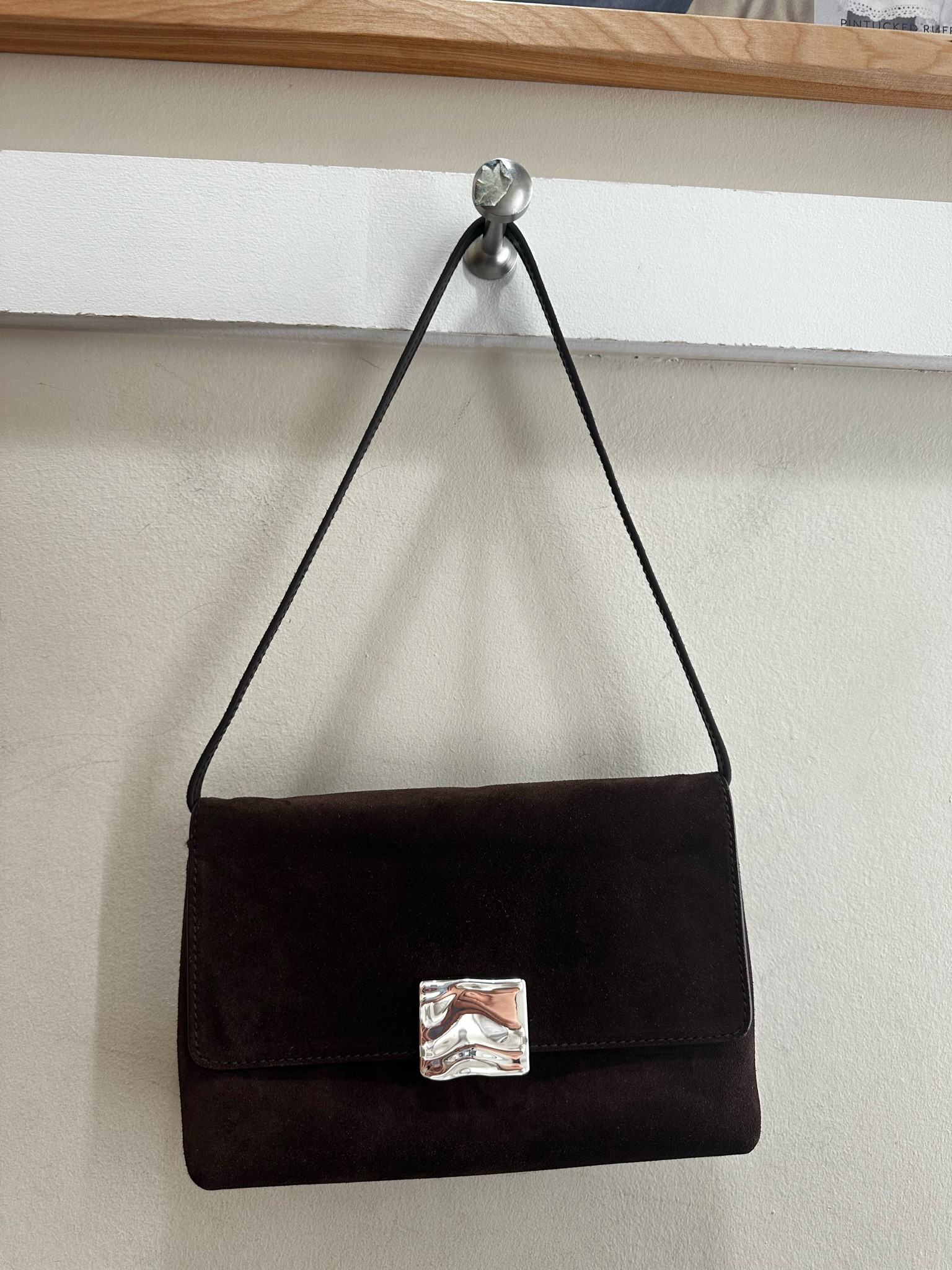 Chocolate brown suede shoulder bag from Madewell🤎

#LTKItBag #LTKStyleTip