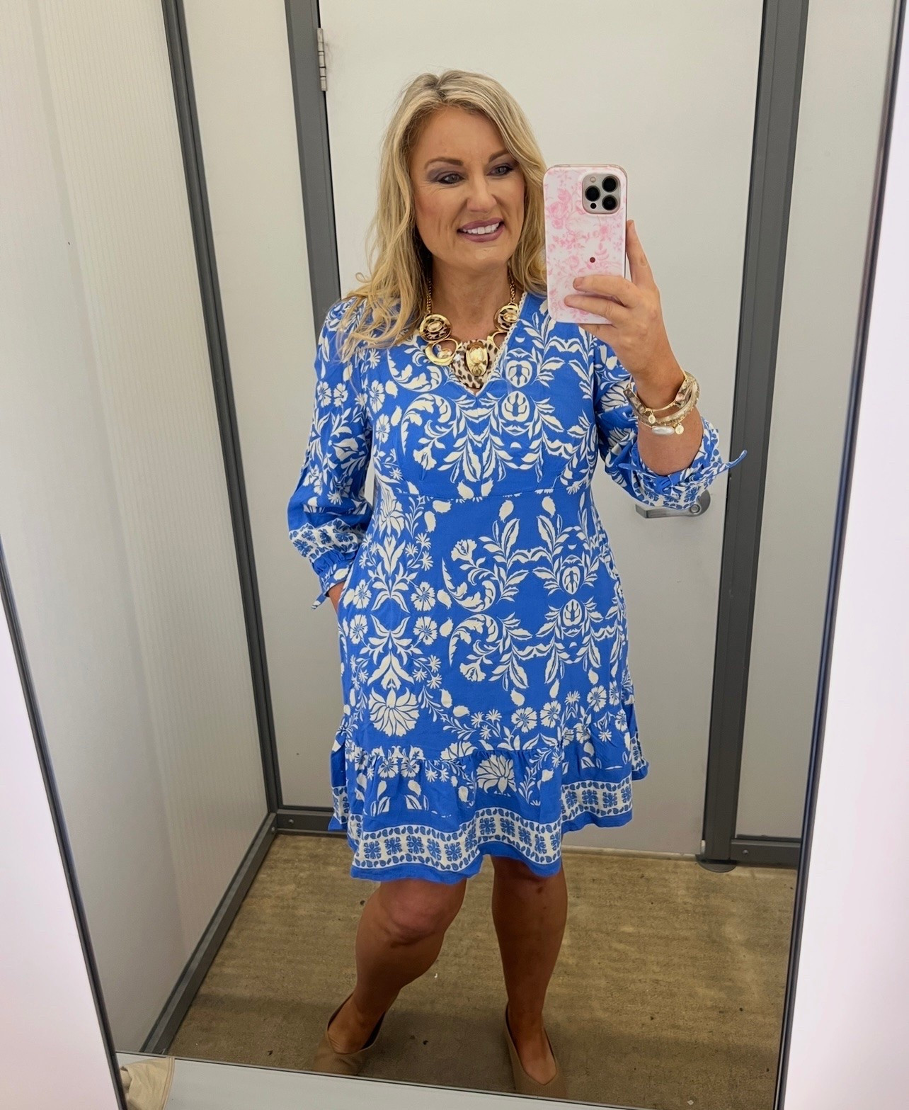 Description says mini but it’s a perfect wear to work length!  Comes in blue or green, sizes XS-3X…I’m wearing medium, fits true to size

Pockets, 3/4 length tie sleeves, v-neck, pull on style

#LTKOver40 #LTKMidsize #LTKPlusSize