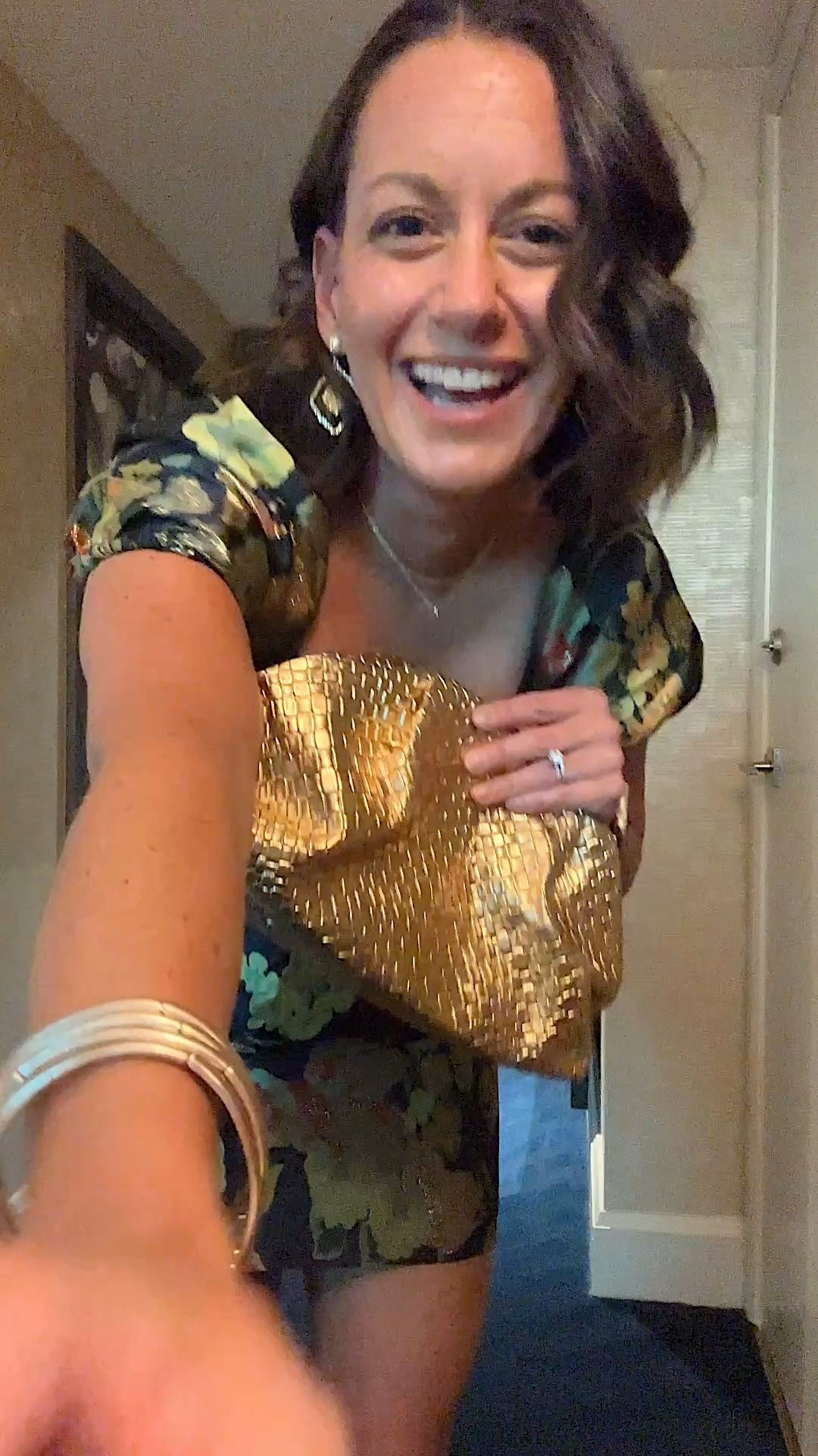 Wedding guest dress!

Runs true to size to small- I’m in the small.



#LTKStyleTip #LTKWedding #LTKOver40