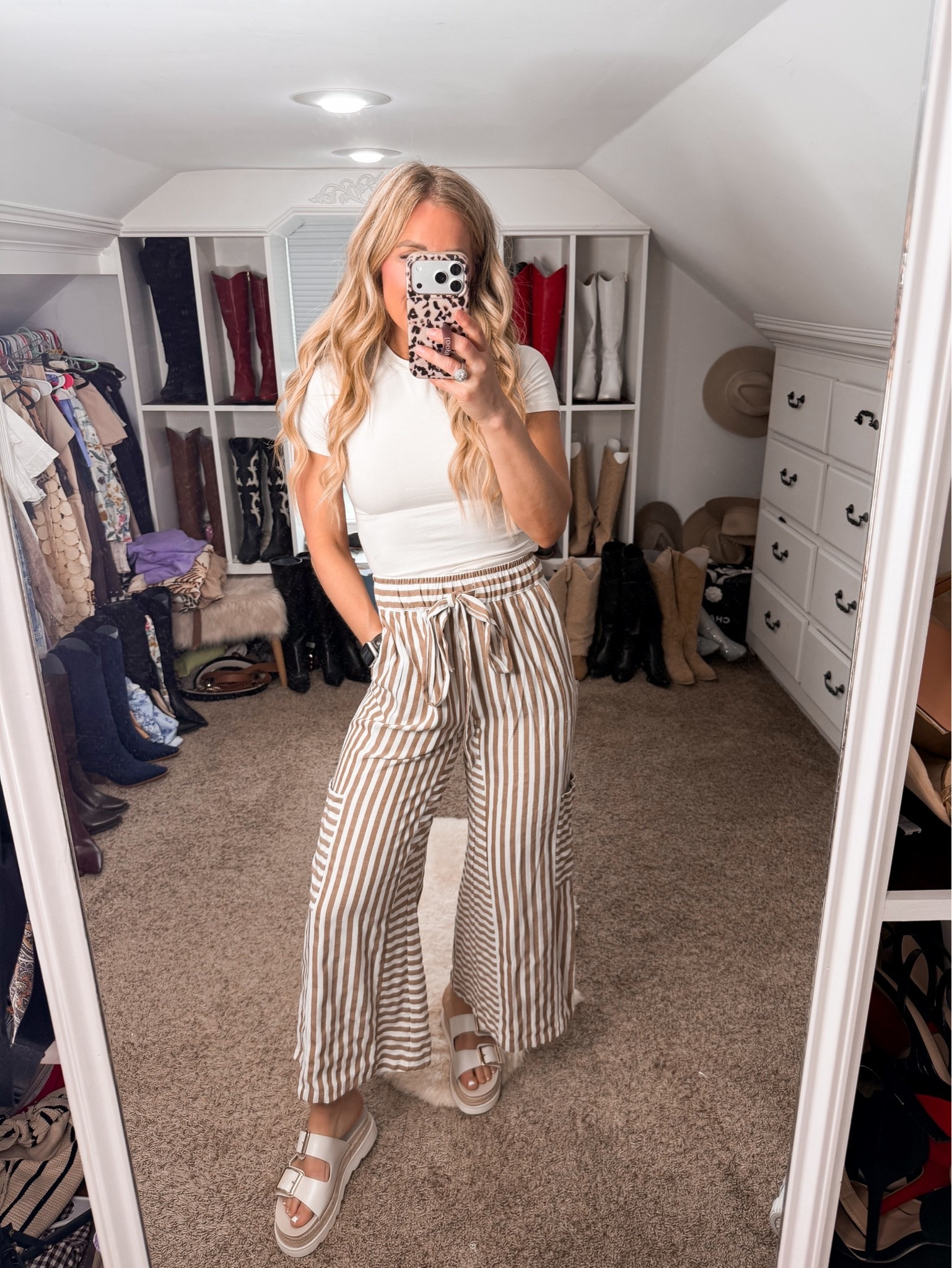 Amazon summer outfit idea!

Boxer shorts outfit, spring outfit, neutral spring outfit, summer outfit, neutral summer outfit, casual summer outfit