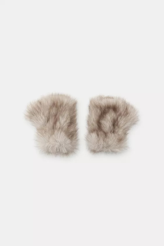 SHORT FAUX FUR MITTENS | Zara UK